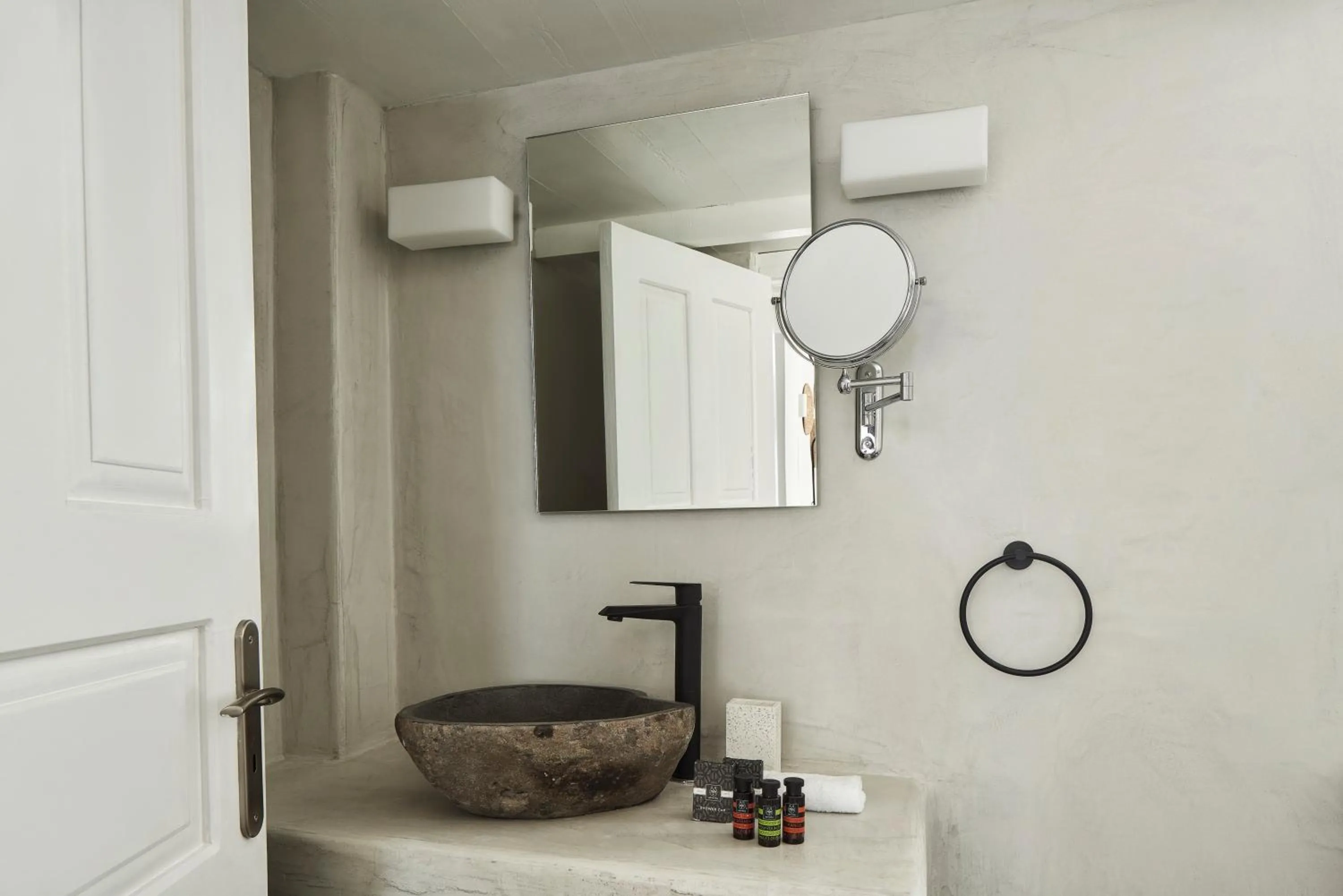 Bathroom in Mr and Mrs White Oia - Santorini