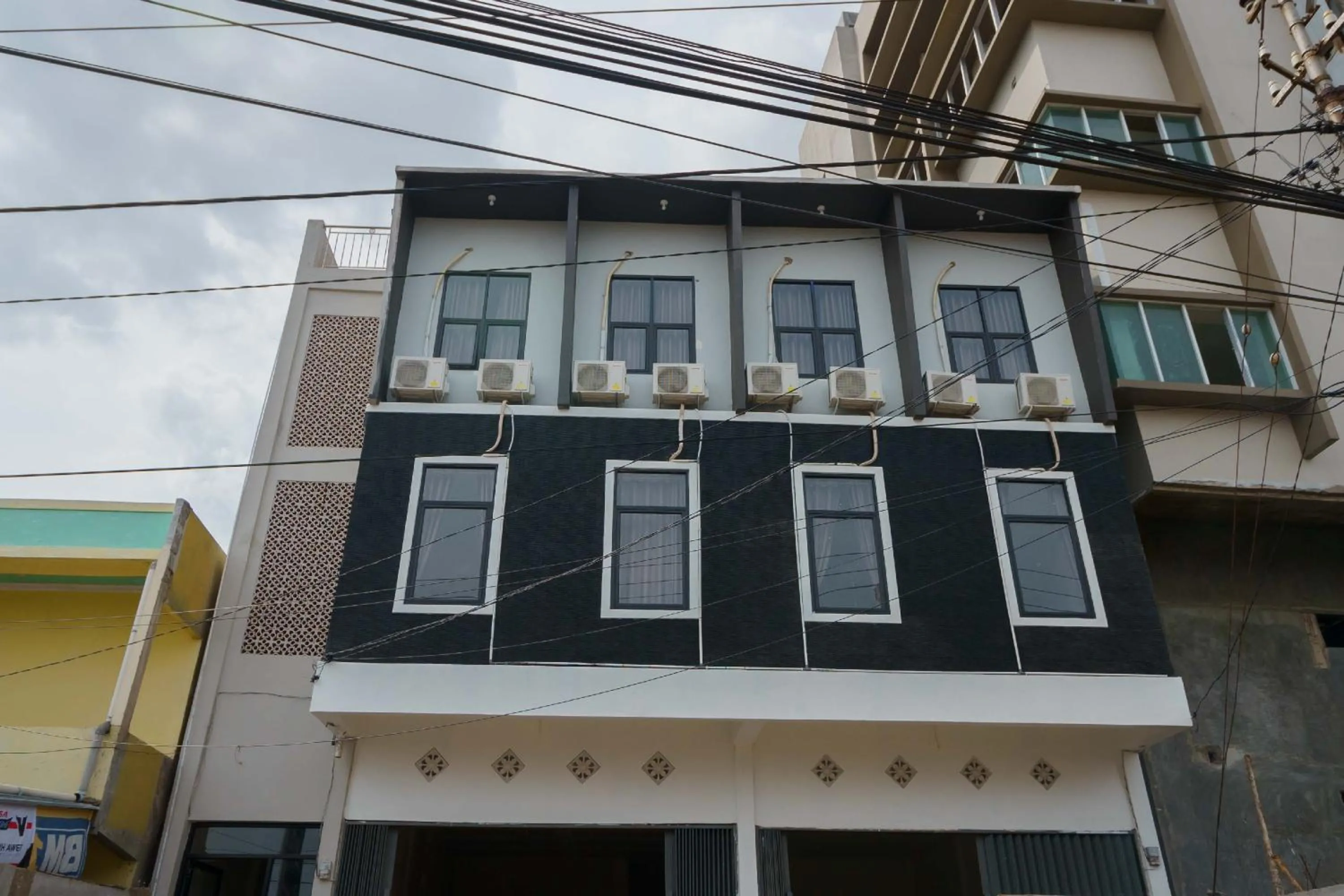 Property building in RedDoorz Syariah near RSUD Siti Fatimah Palembang