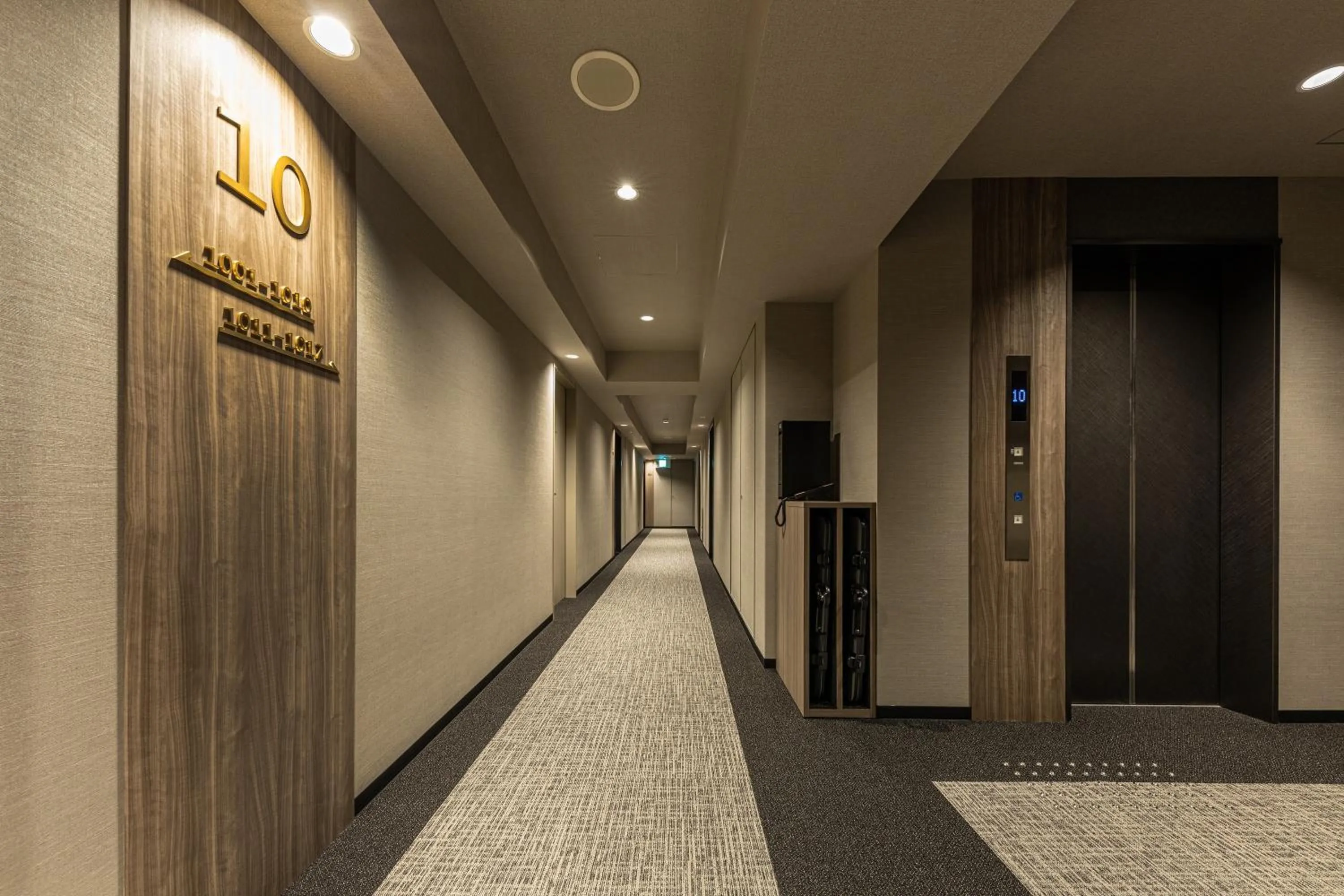 elevator in Meitetsu Inn Shinosakaeki Higashiguchi