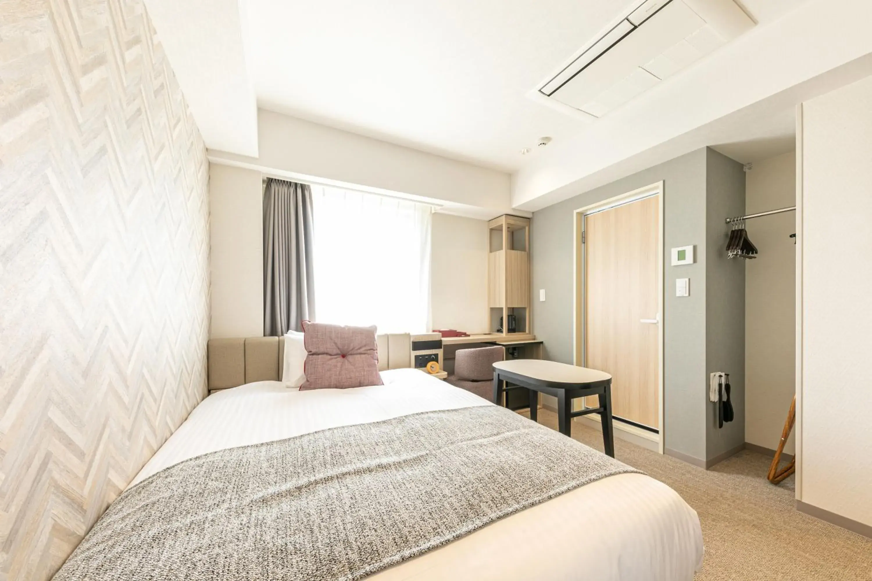 Superior Double Room - Non-Smoking in Meitetsu Inn Shinosakaeki Higashiguchi Superior Double Room - Non-Smoking in Meitetsu Inn Shinosakaeki Higashiguchi