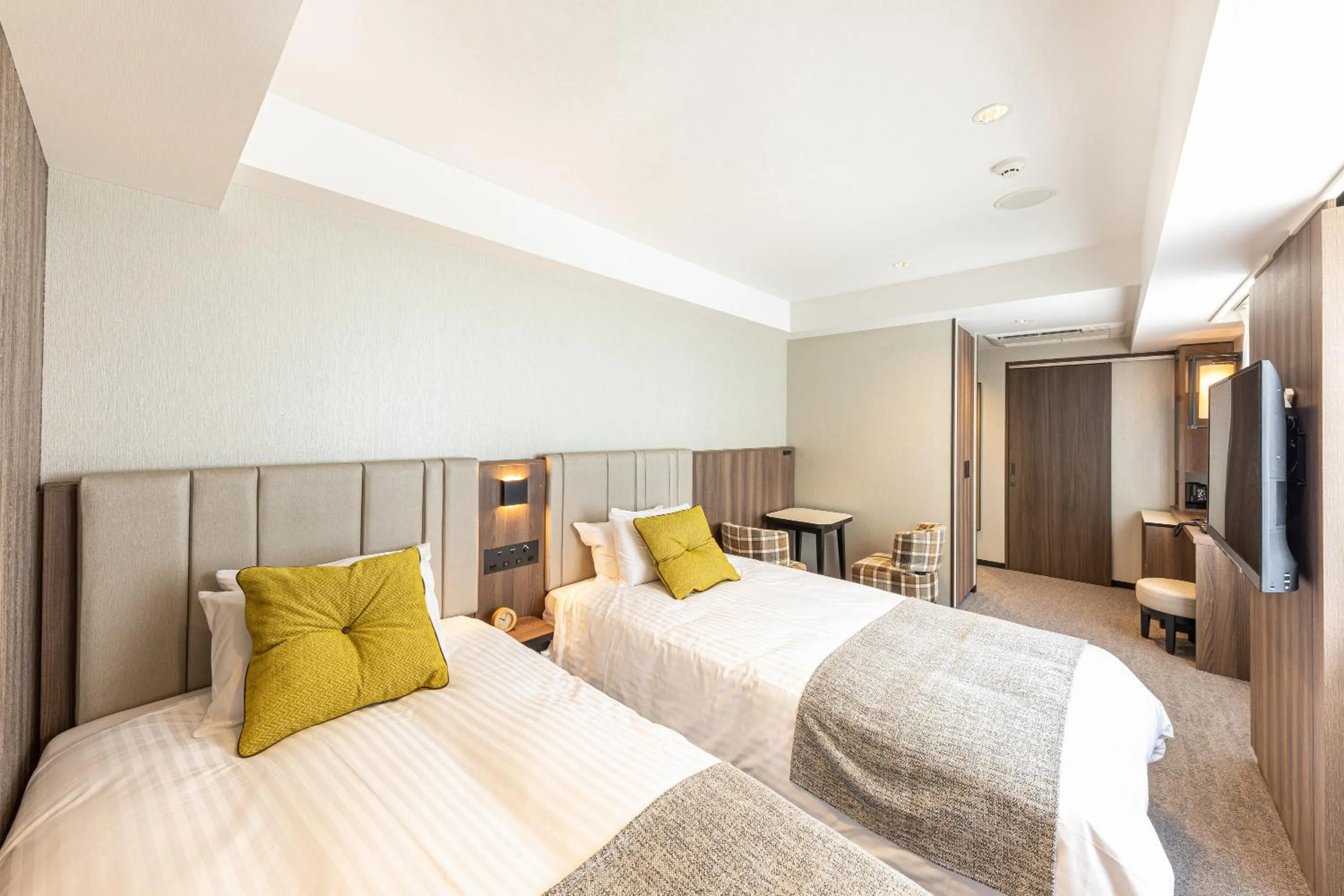 Photo of the whole room, Bed in Meitetsu Inn Shinosakaeki Higashiguchi