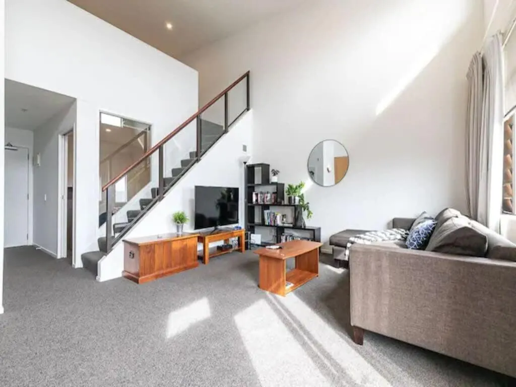 Roomy Loft 2 Bedroom with Free Parking Zodiak Stays