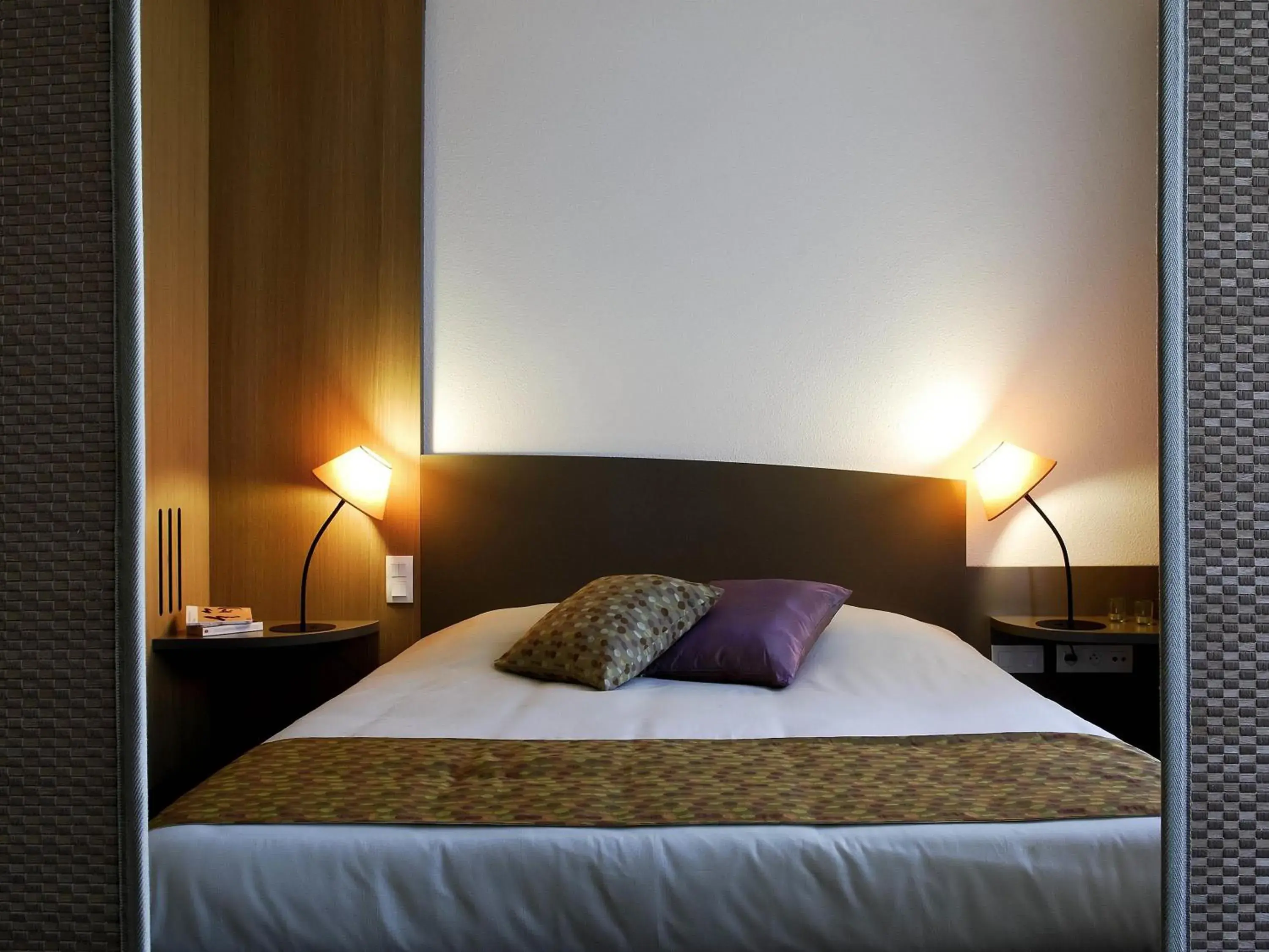 Bedroom, Bed in Aparthotel Adagio Bordeaux Centre Gambetta Bedroom, Bed in Aparthotel Adagio Bordeaux Centre Gambetta