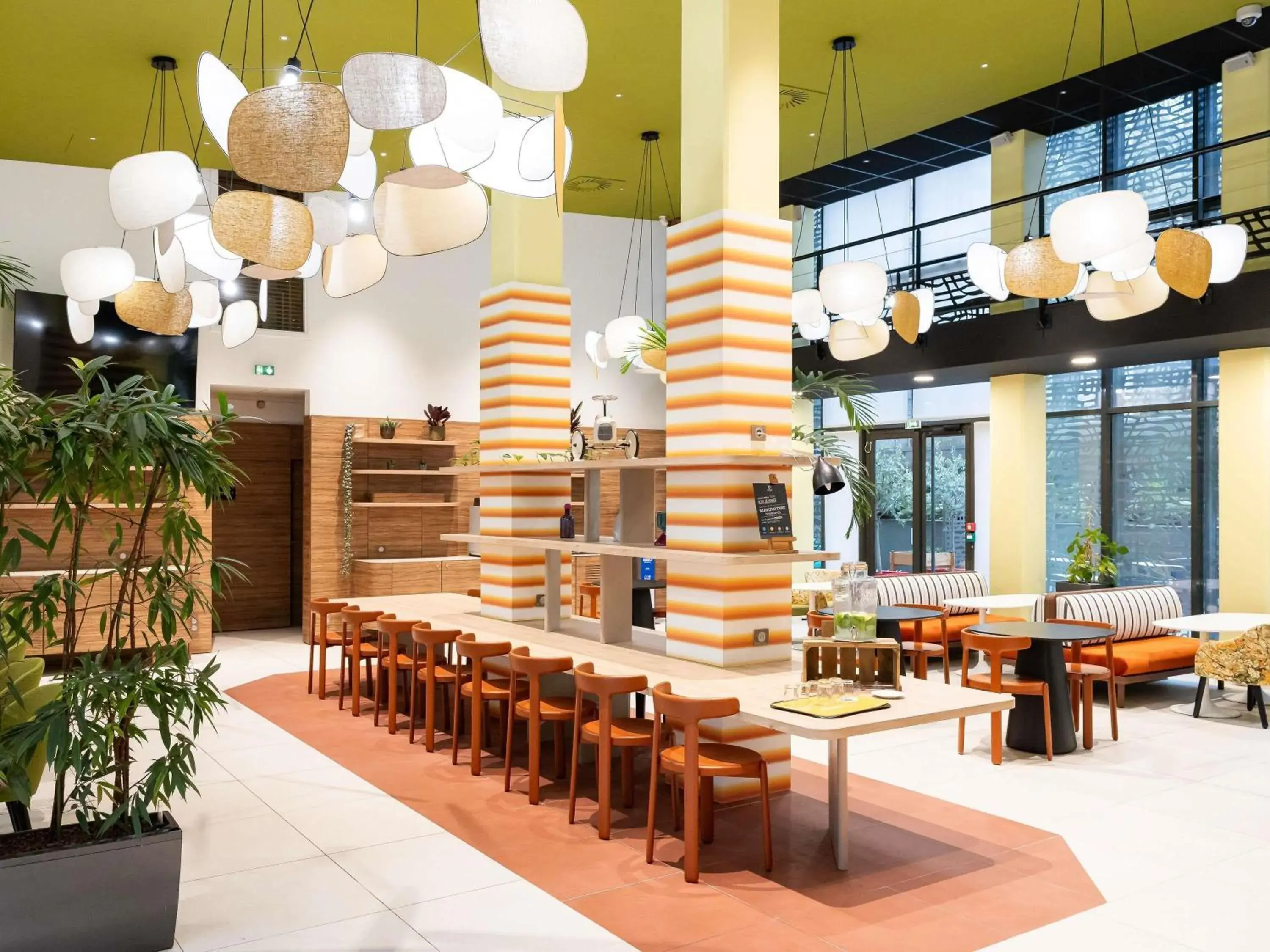 Property building in Aparthotel Adagio Bordeaux Centre Gambetta Property building in Aparthotel Adagio Bordeaux Centre Gambetta