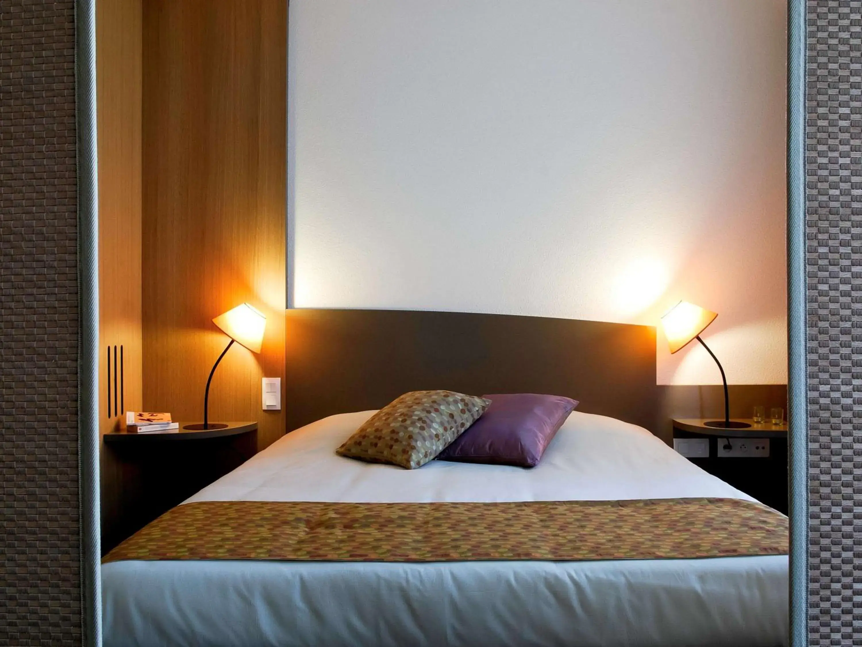 Photo of the whole room, Bed in Aparthotel Adagio Bordeaux Centre Gambetta Photo of the whole room, Bed in Aparthotel Adagio Bordeaux Centre Gambetta