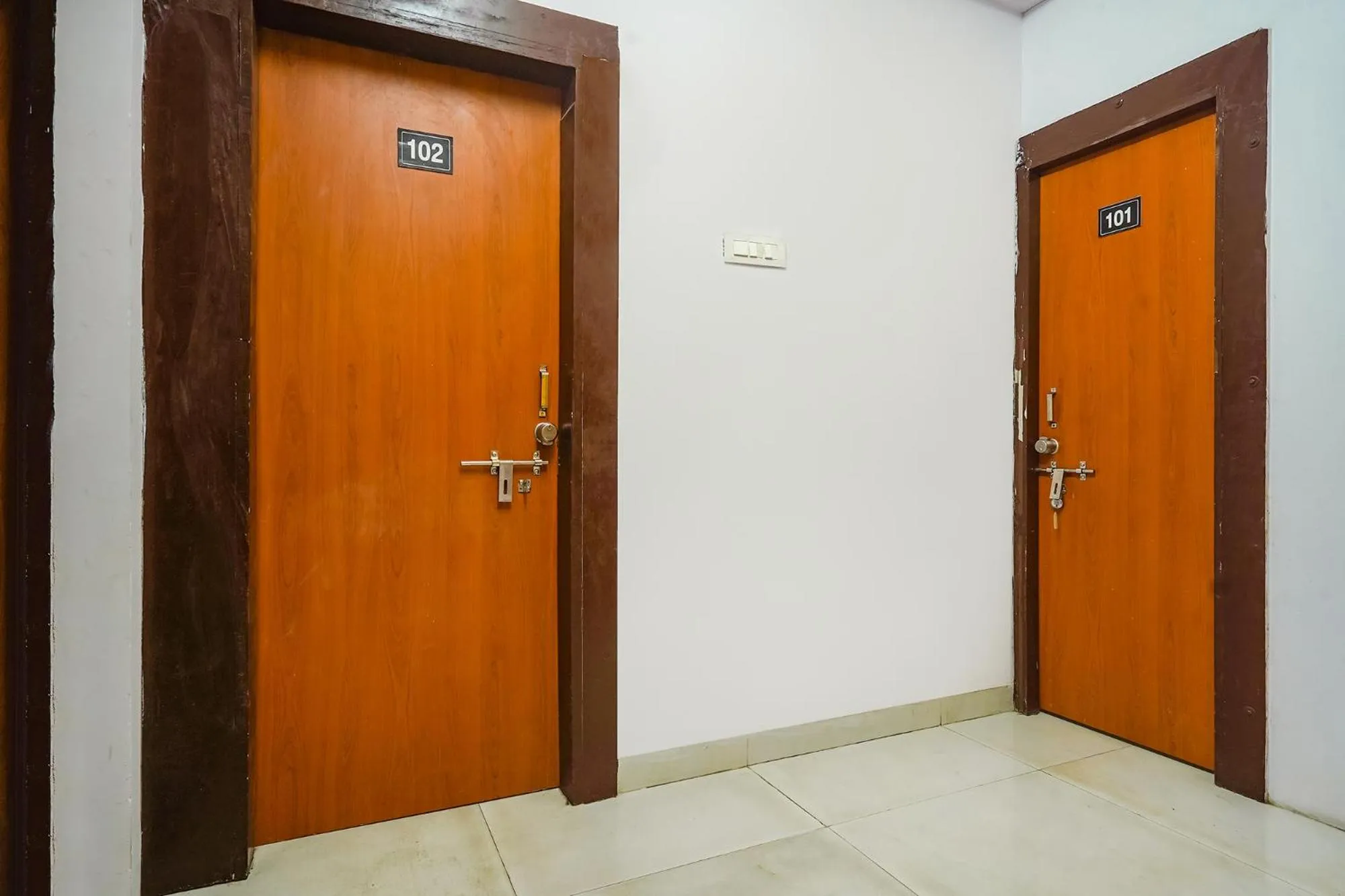 Lobby or reception in FabExpress Shraddha inn