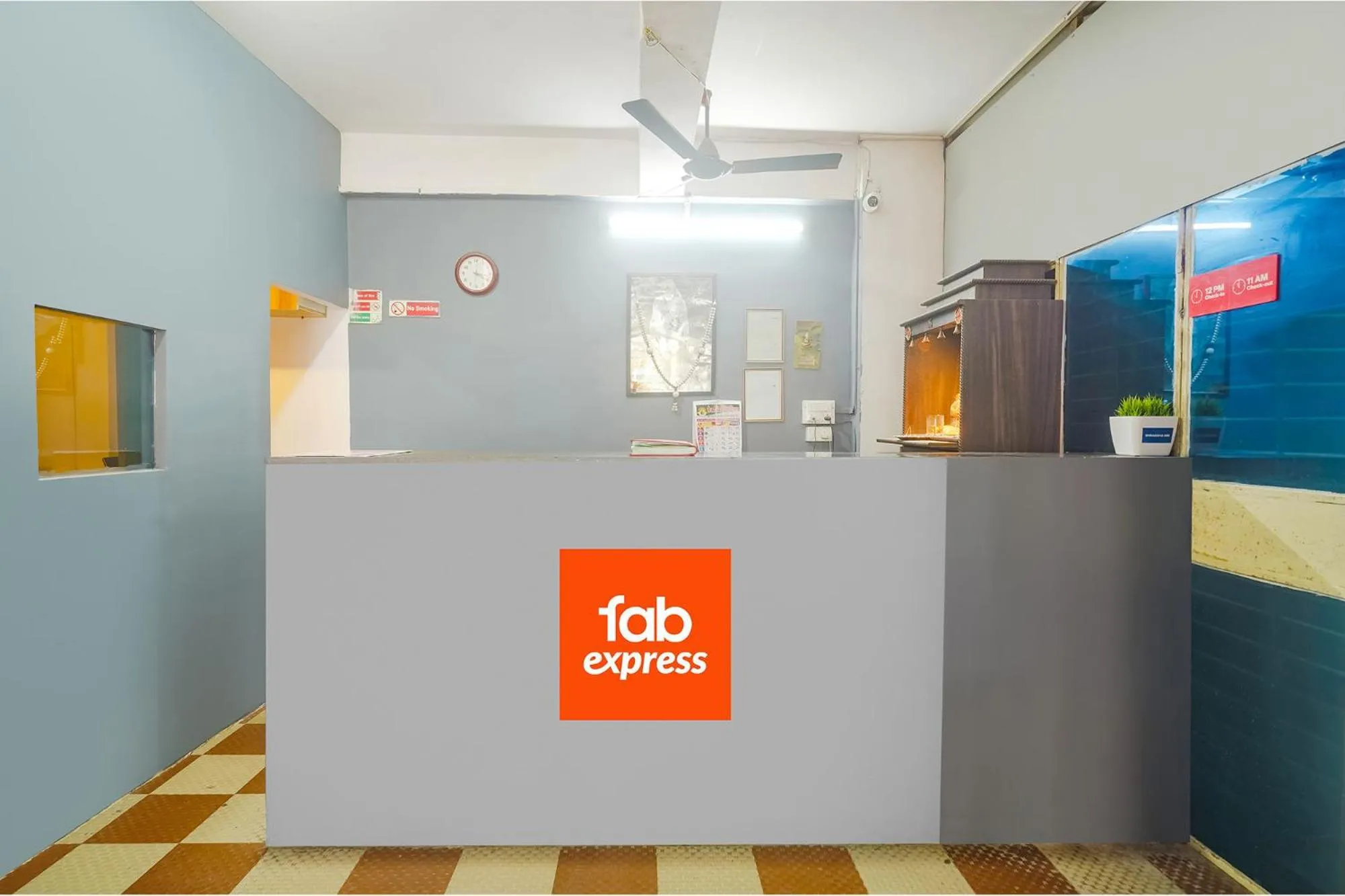 Lobby or reception in FabExpress Shraddha inn