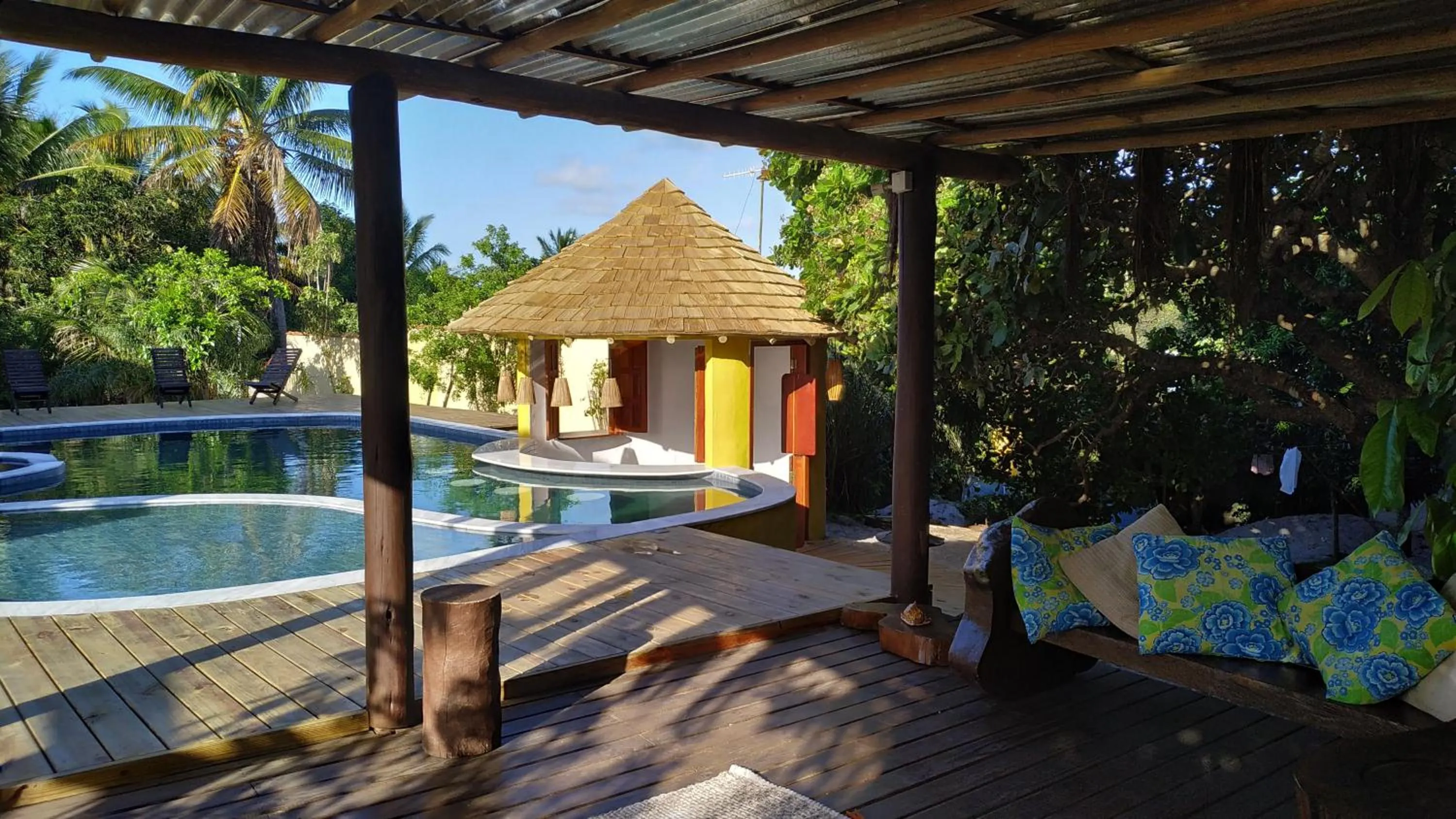 Pool view in Pousada Oceano