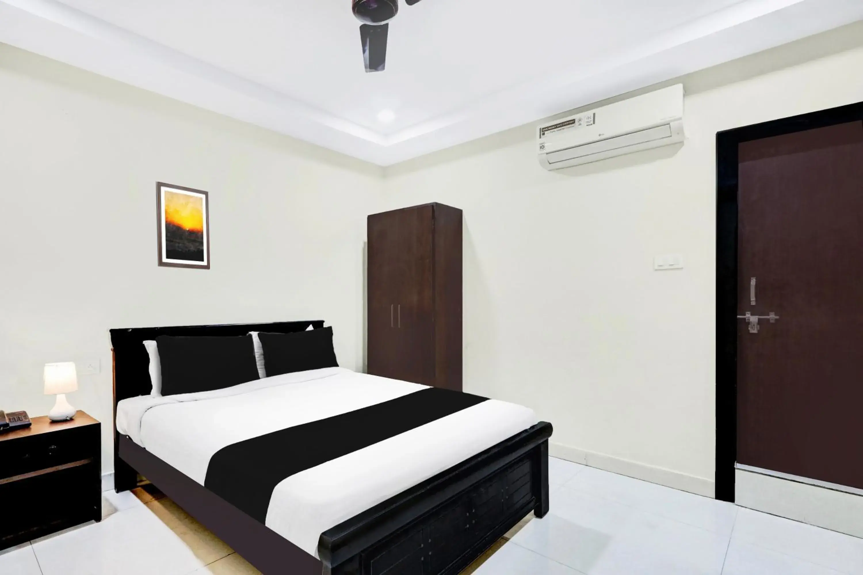 Bedroom, Bed in Super Townhouse Daba Garden Road Bedroom, Bed in Super Townhouse Daba Garden Road