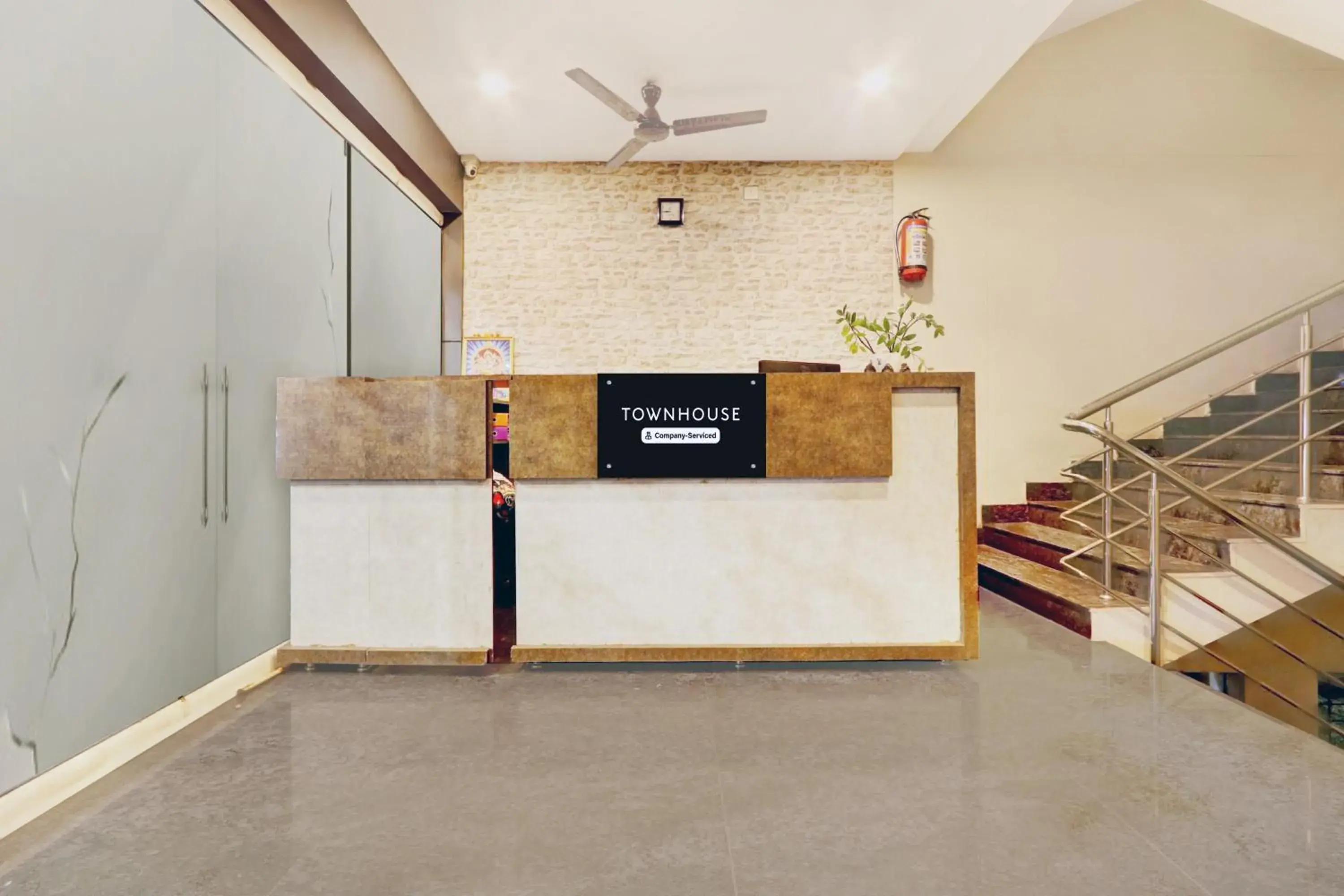 Lobby or reception in Super Townhouse Daba Garden Road Lobby or reception in Super Townhouse Daba Garden Road