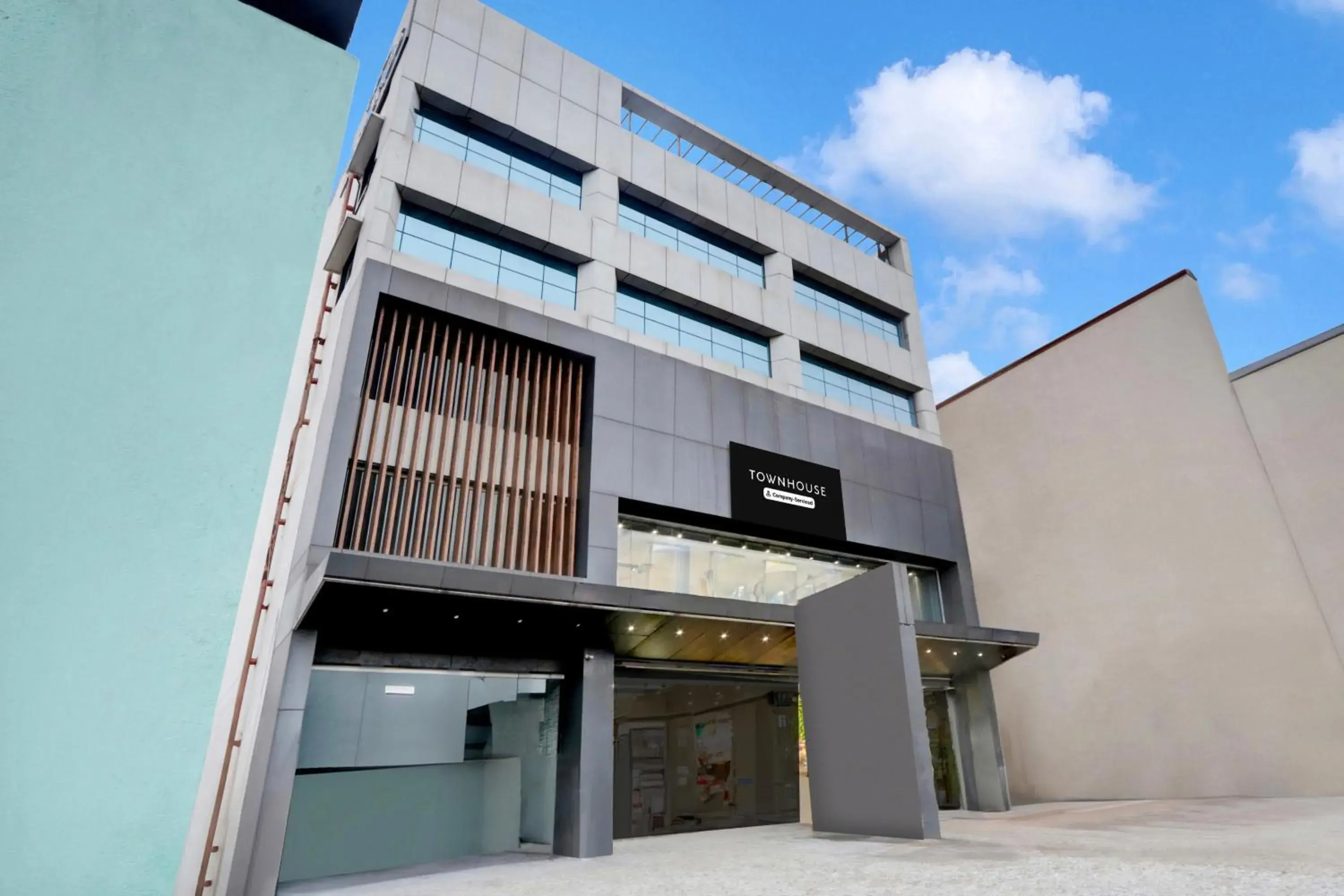 Facade/entrance in Super Townhouse Daba Garden Road Facade/entrance in Super Townhouse Daba Garden Road