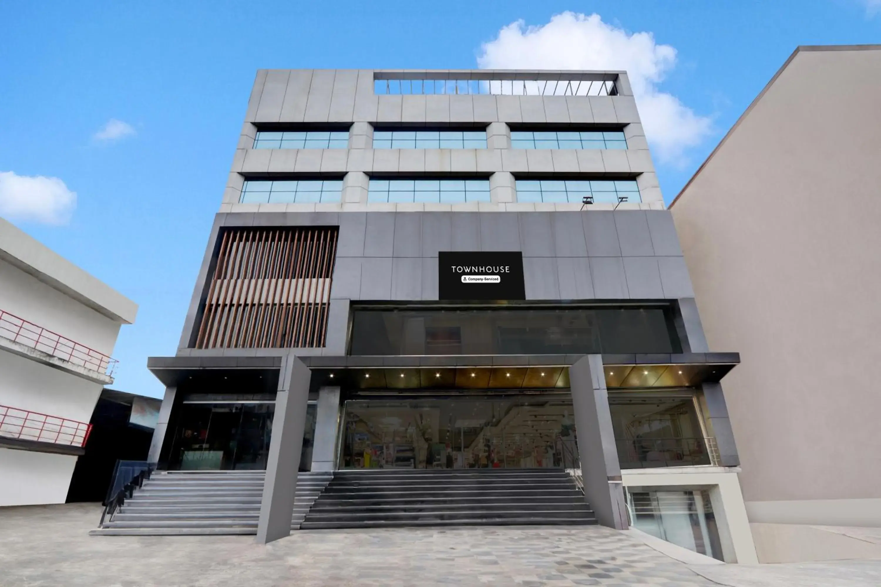 Facade/entrance in Super Townhouse Daba Garden Road Facade/entrance in Super Townhouse Daba Garden Road