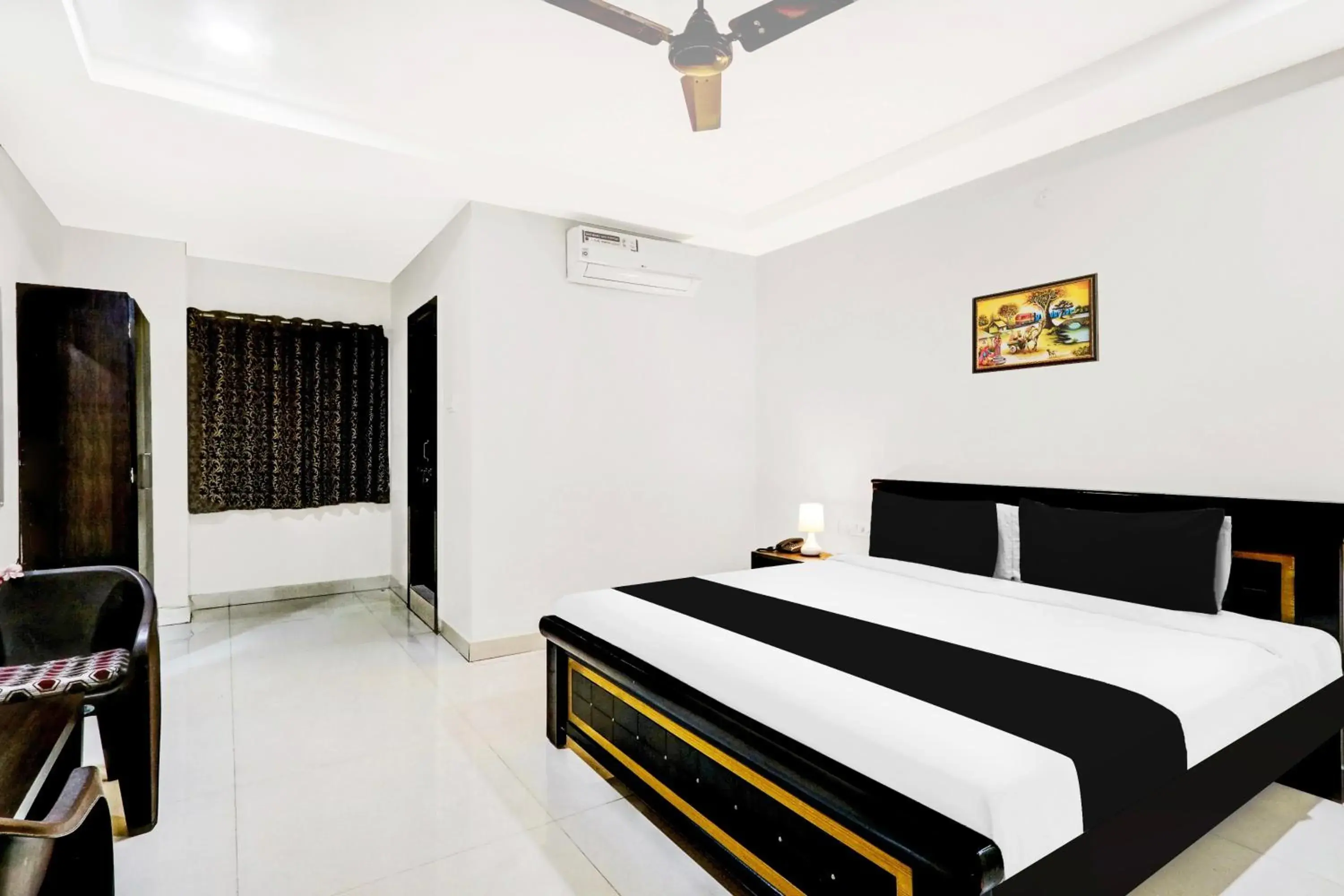 Bedroom, Bed in Super Townhouse Daba Garden Road Bedroom, Bed in Super Townhouse Daba Garden Road