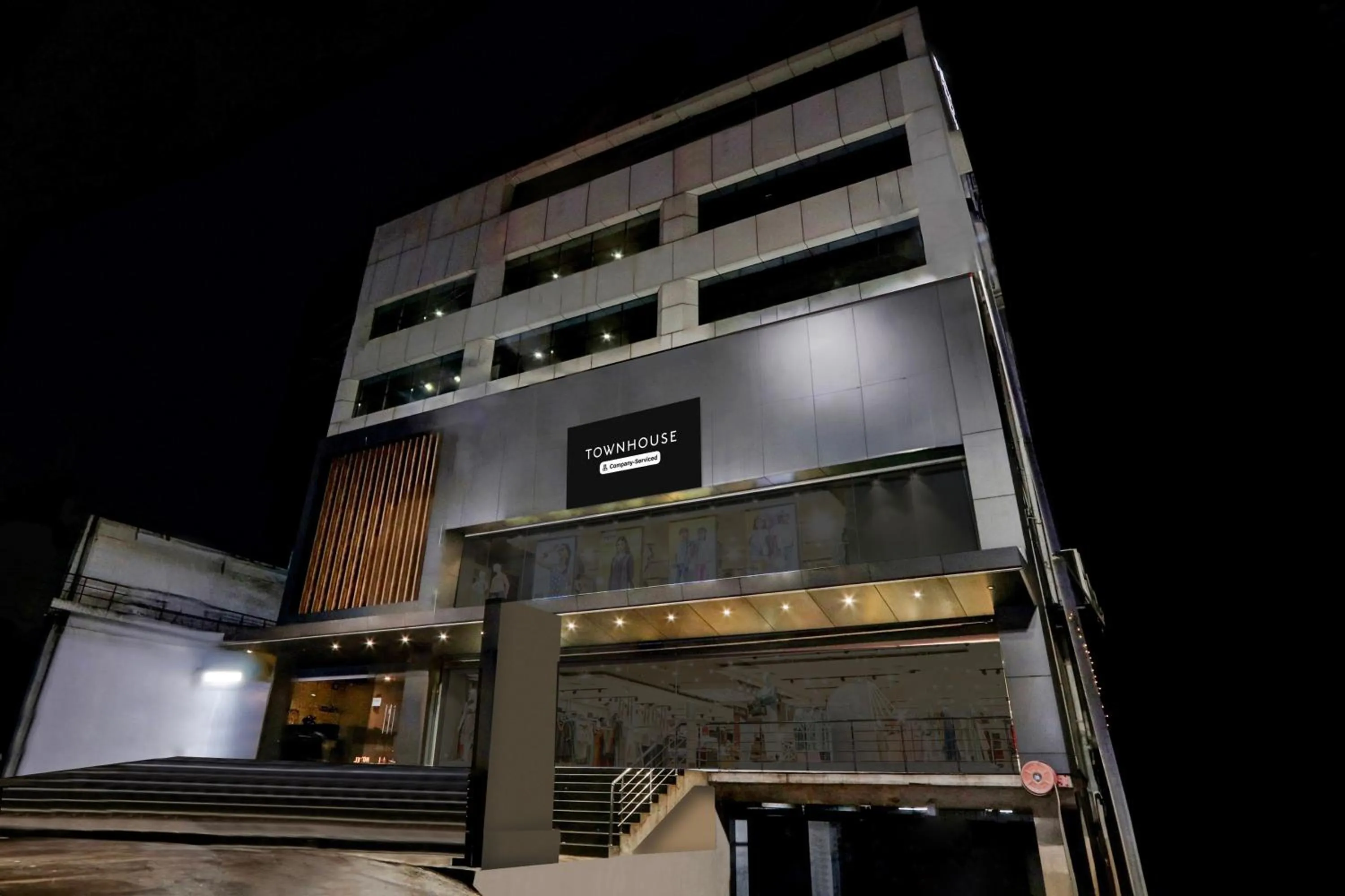 Facade/entrance in Super Townhouse Daba Garden Road