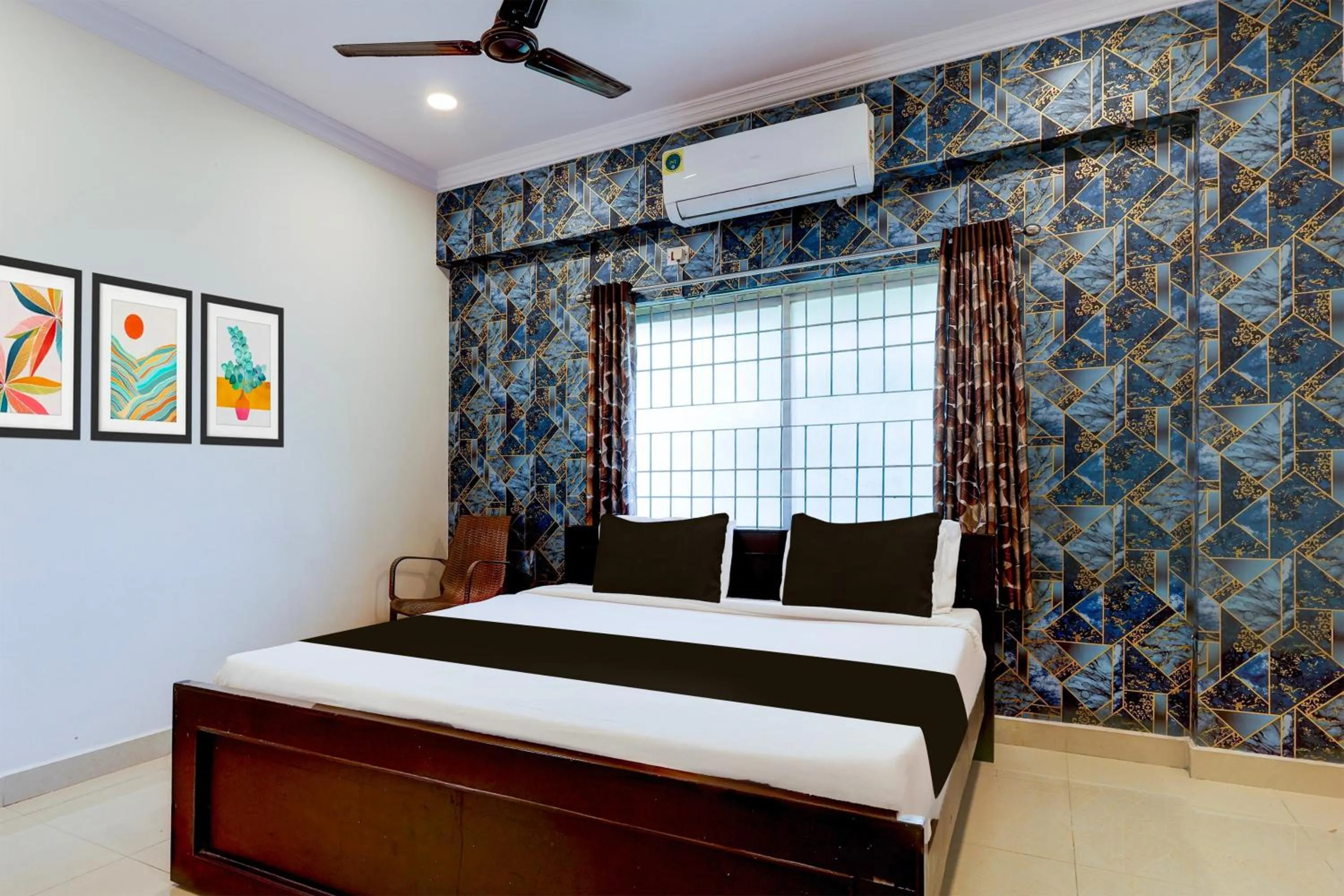 Bedroom, Bed in Super Hotel O Rushikonda Beach