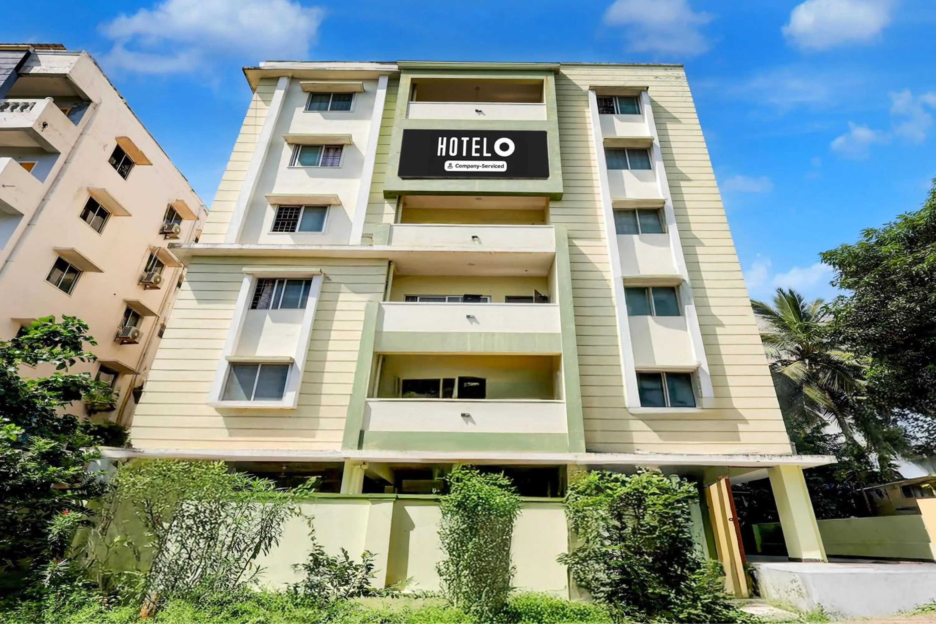 Facade/entrance in Super Hotel O Rushikonda Beach