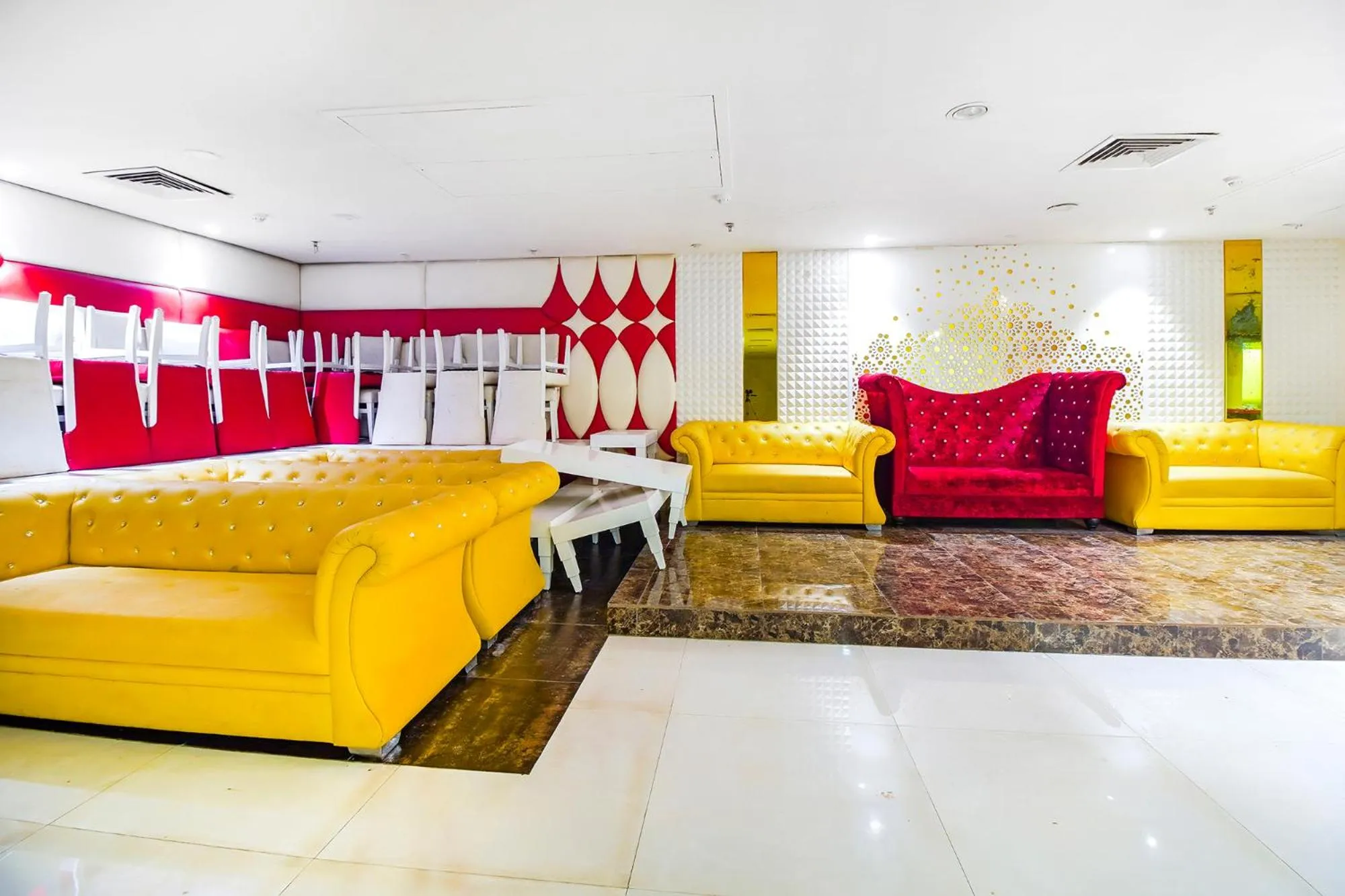 Seating area in FabHotel Marble Arch Karol Bagh