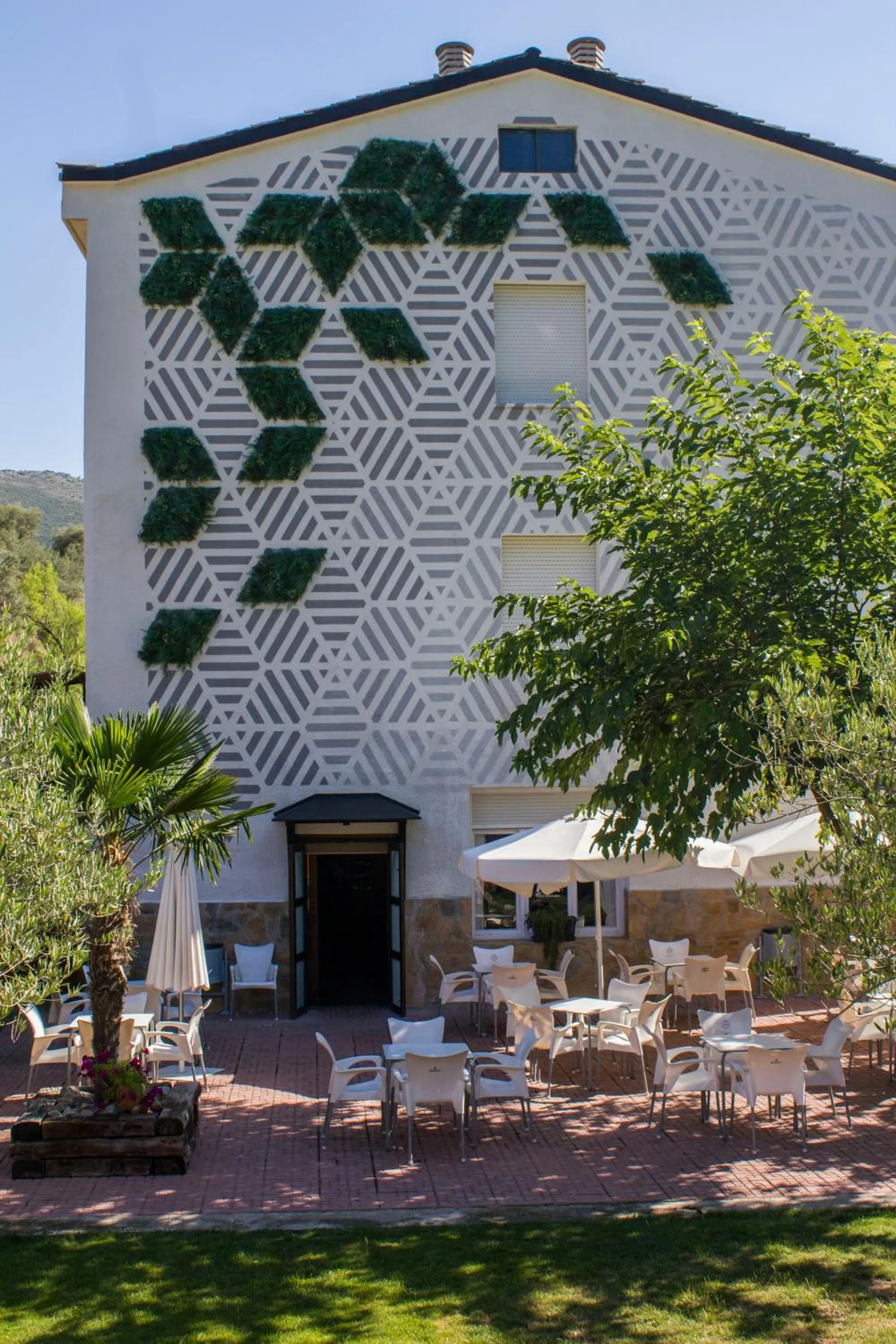 Property building in Hotel Marrodan Arnedillo