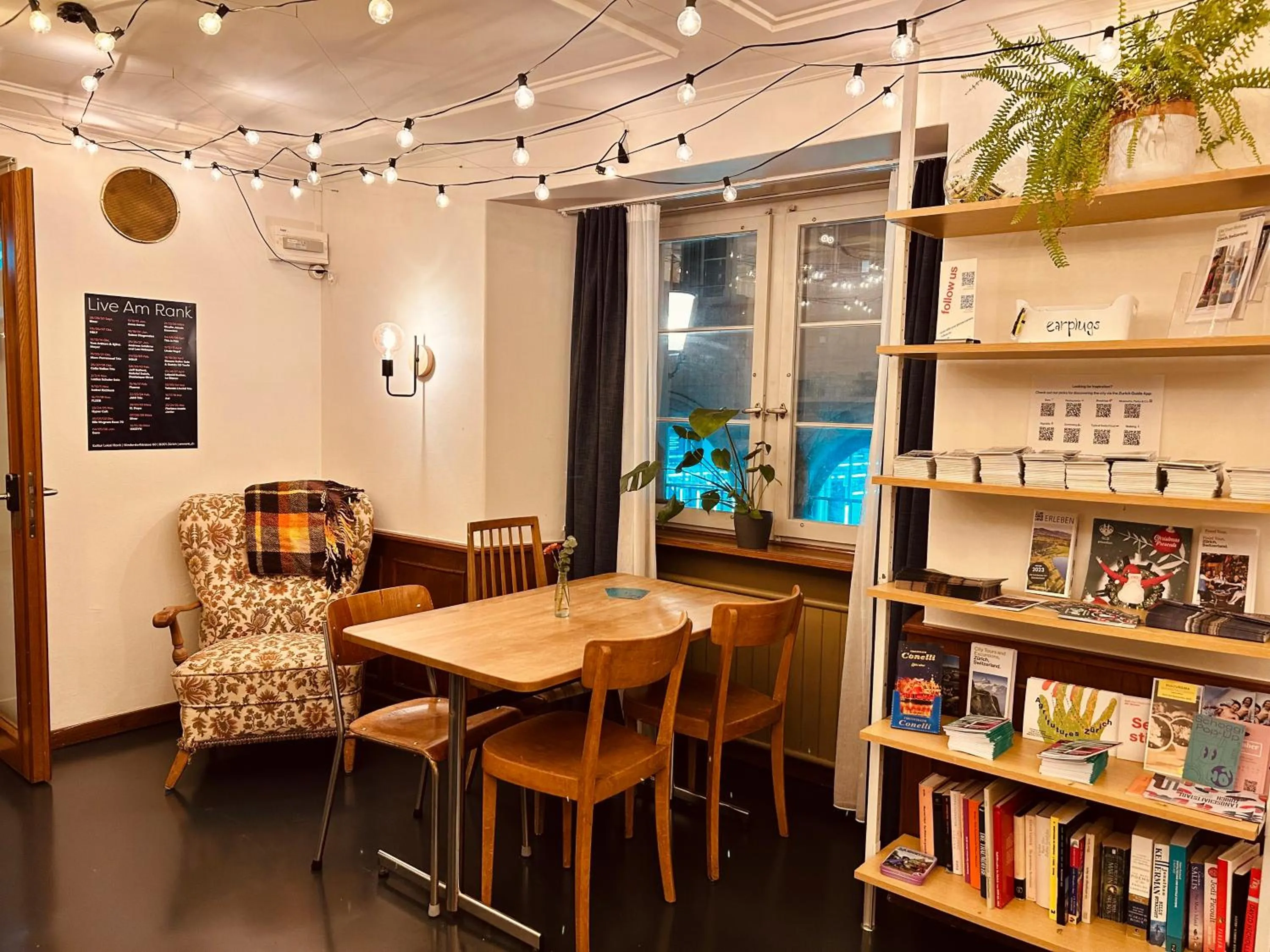 Restaurant/places to eat in Pop Up Hotel Krone Zürich