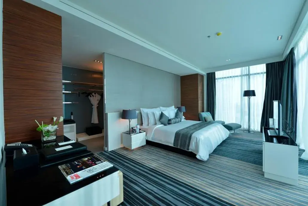 Bedroom, Bed in Ramee Grand Hotel And Spa