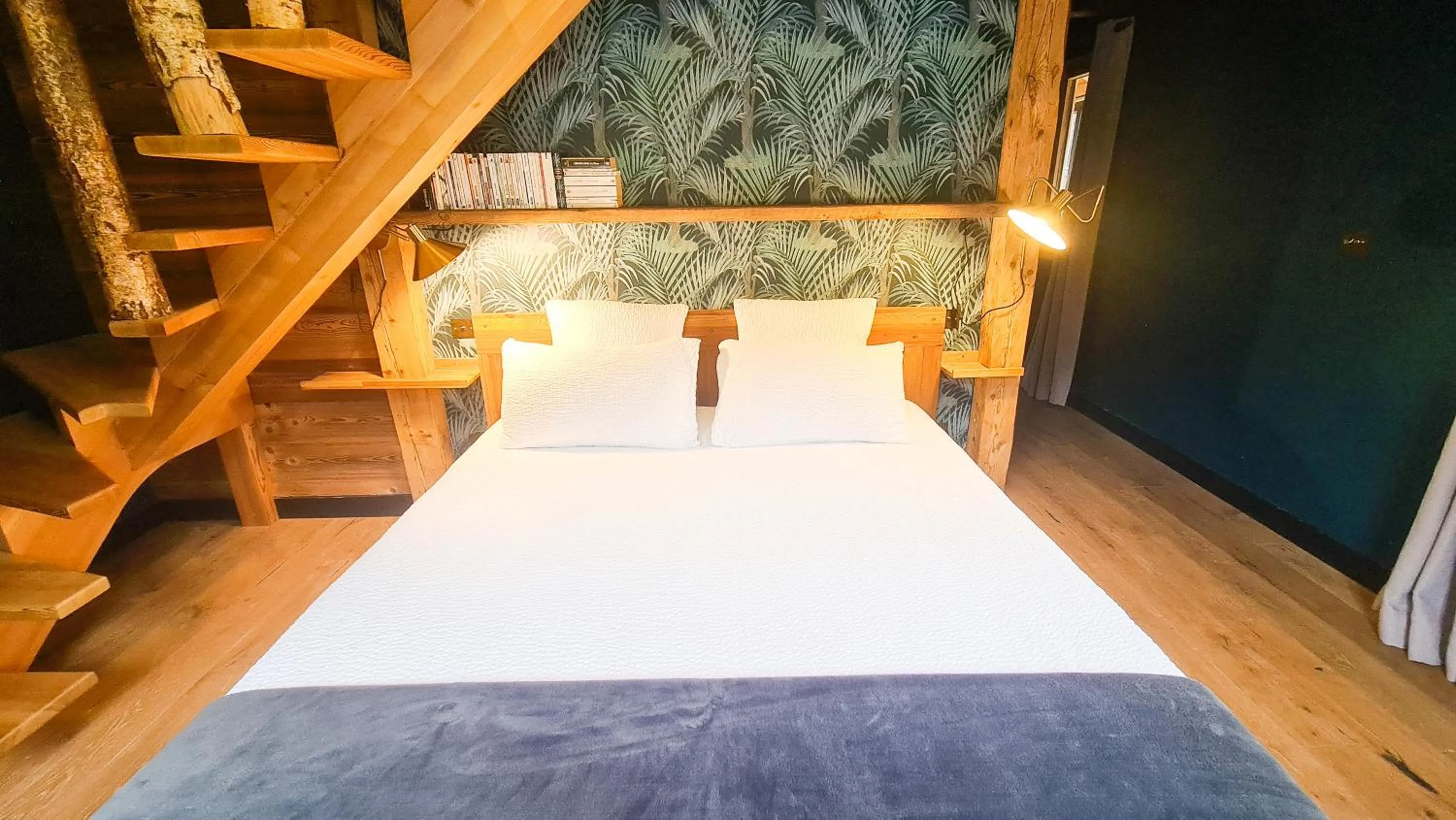 Bed in CHALET 1703 - Refuge Alpin avec Spa & Sauna - l'esprit maison au Coeur des Alpes - Adults Only