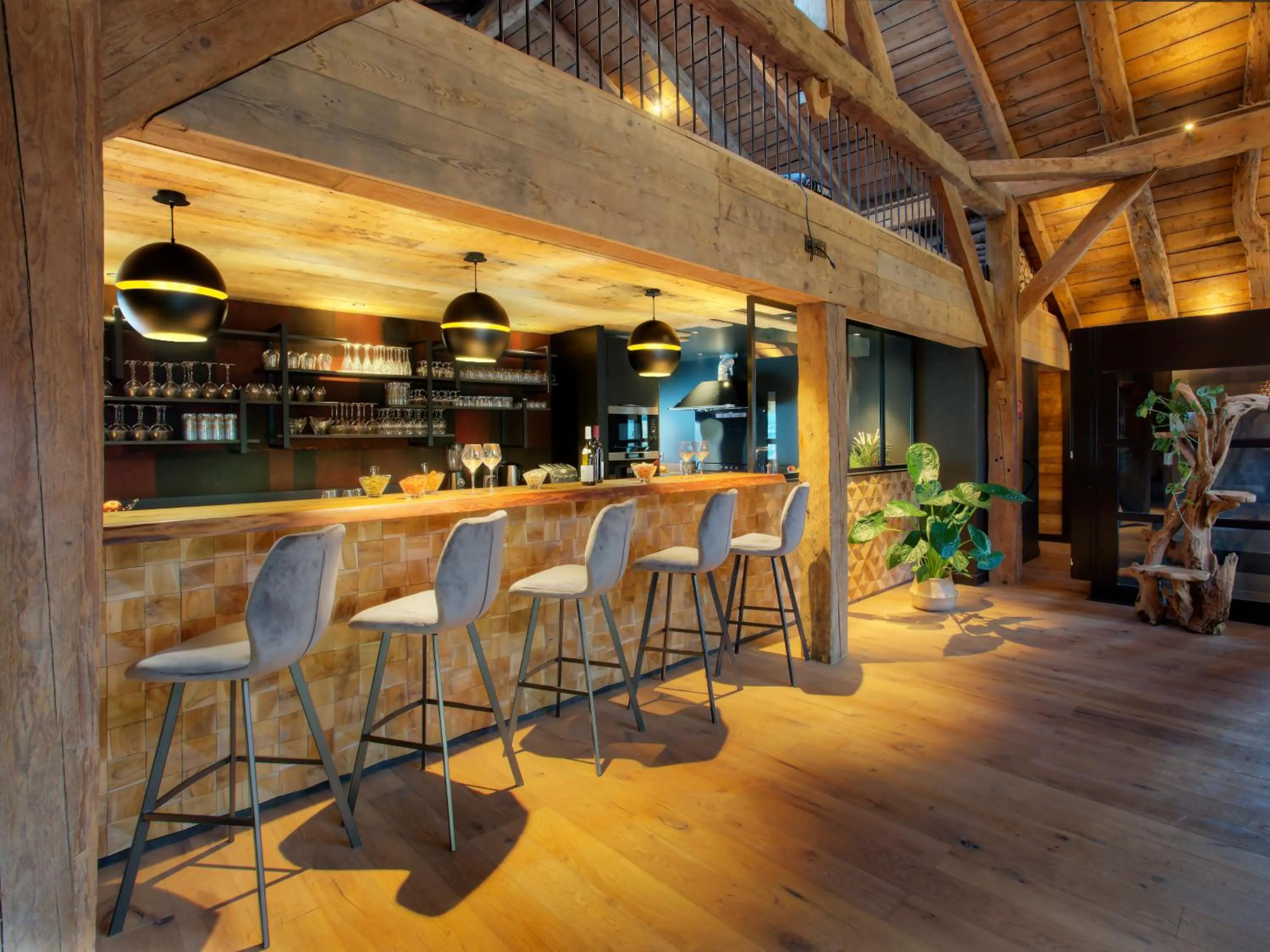 Lounge or bar in CHALET 1703 - Refuge Alpin avec Spa & Sauna - l'esprit maison au Coeur des Alpes - Adults Only