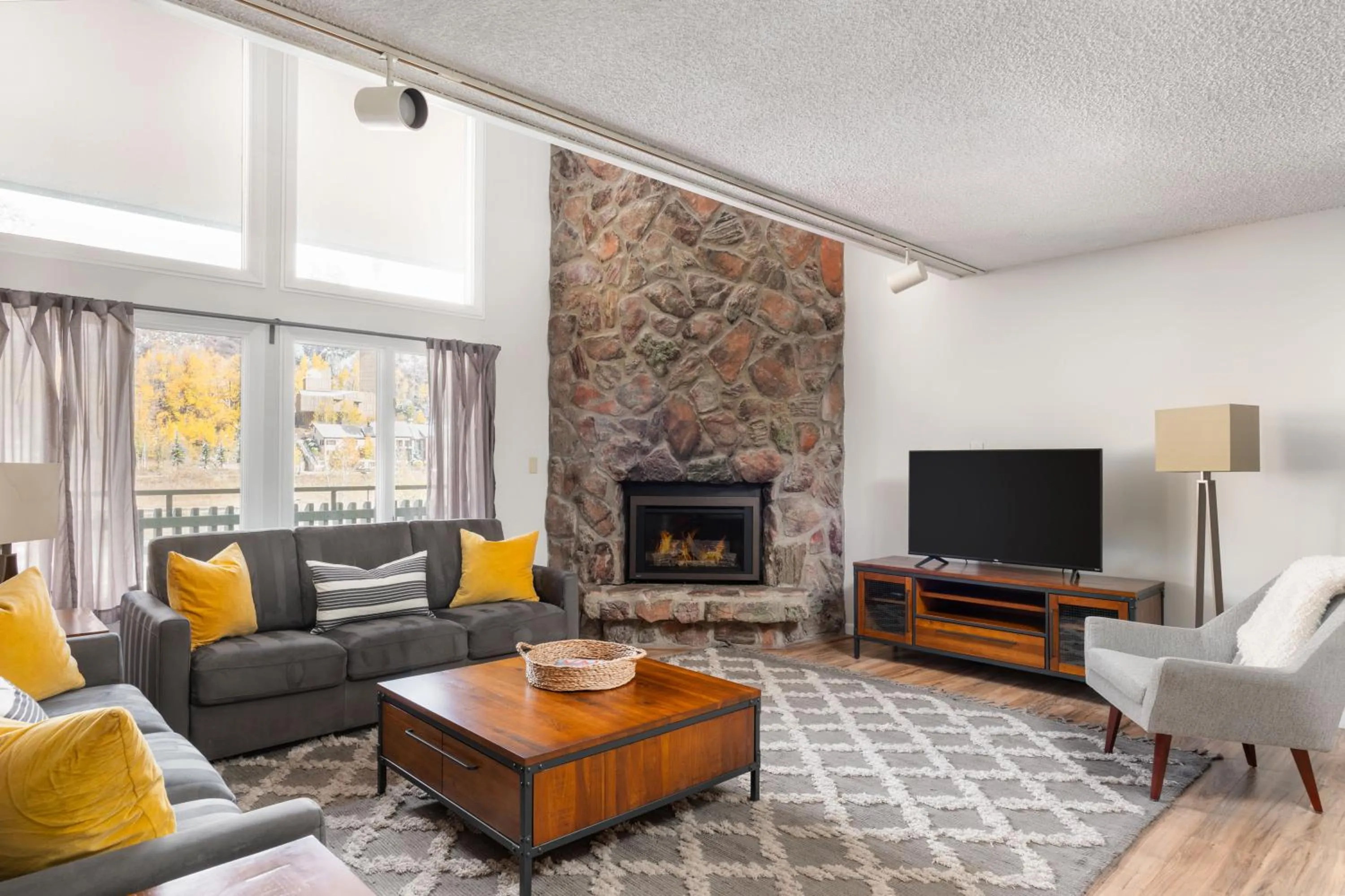 Living room in Evergreen Lodge at Vail