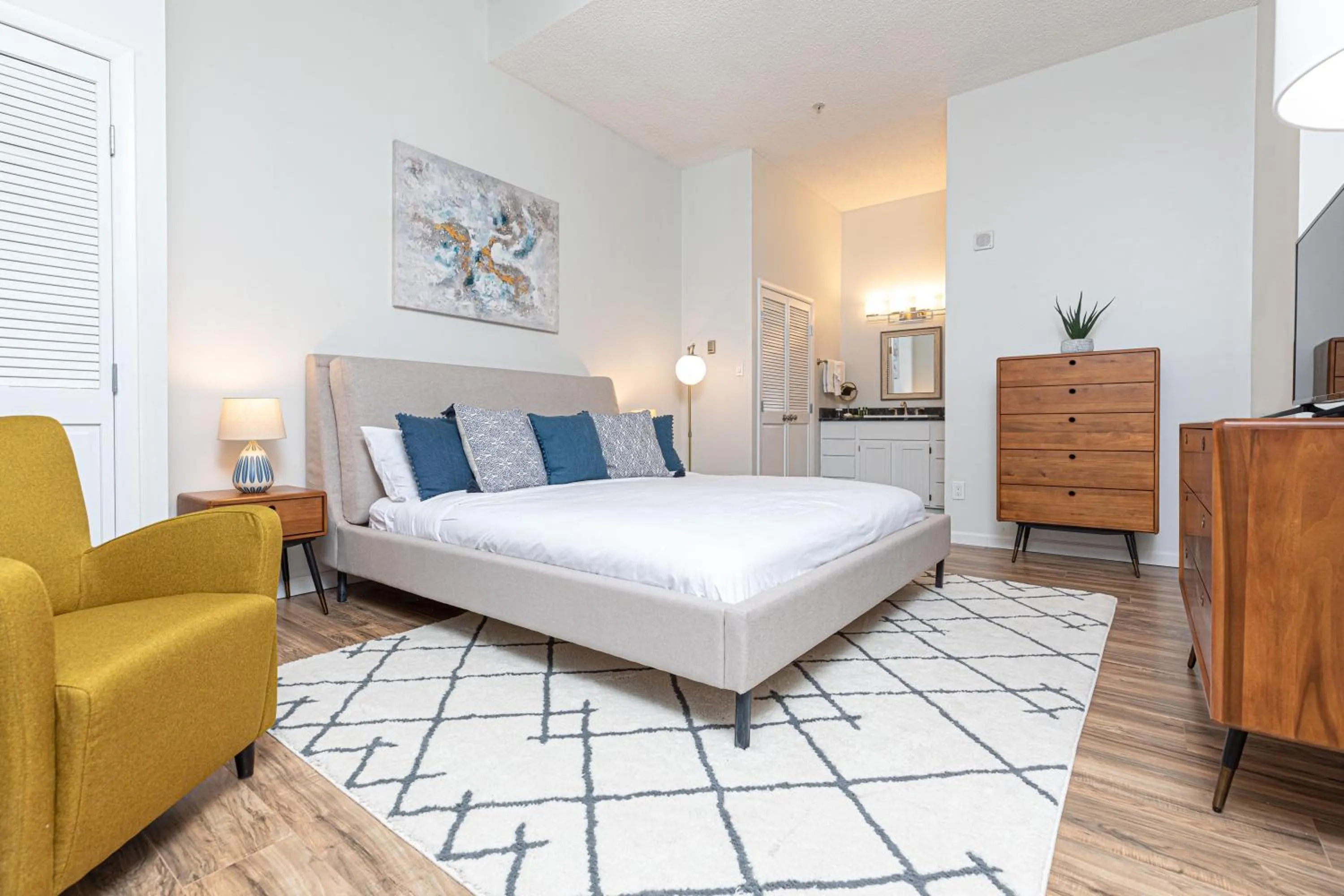 Bedroom, Bed in Evergreen Lodge at Vail