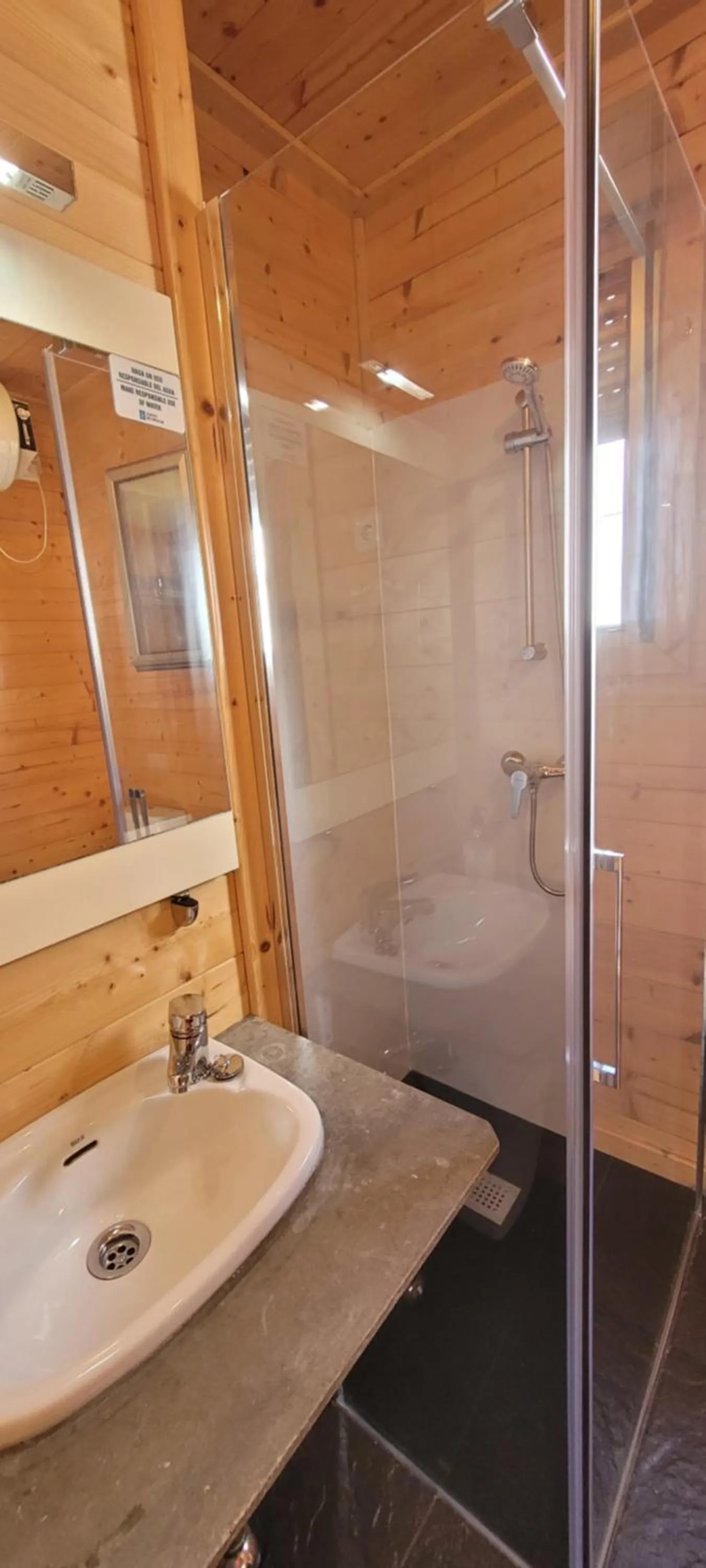 Shower in Apartadiño
