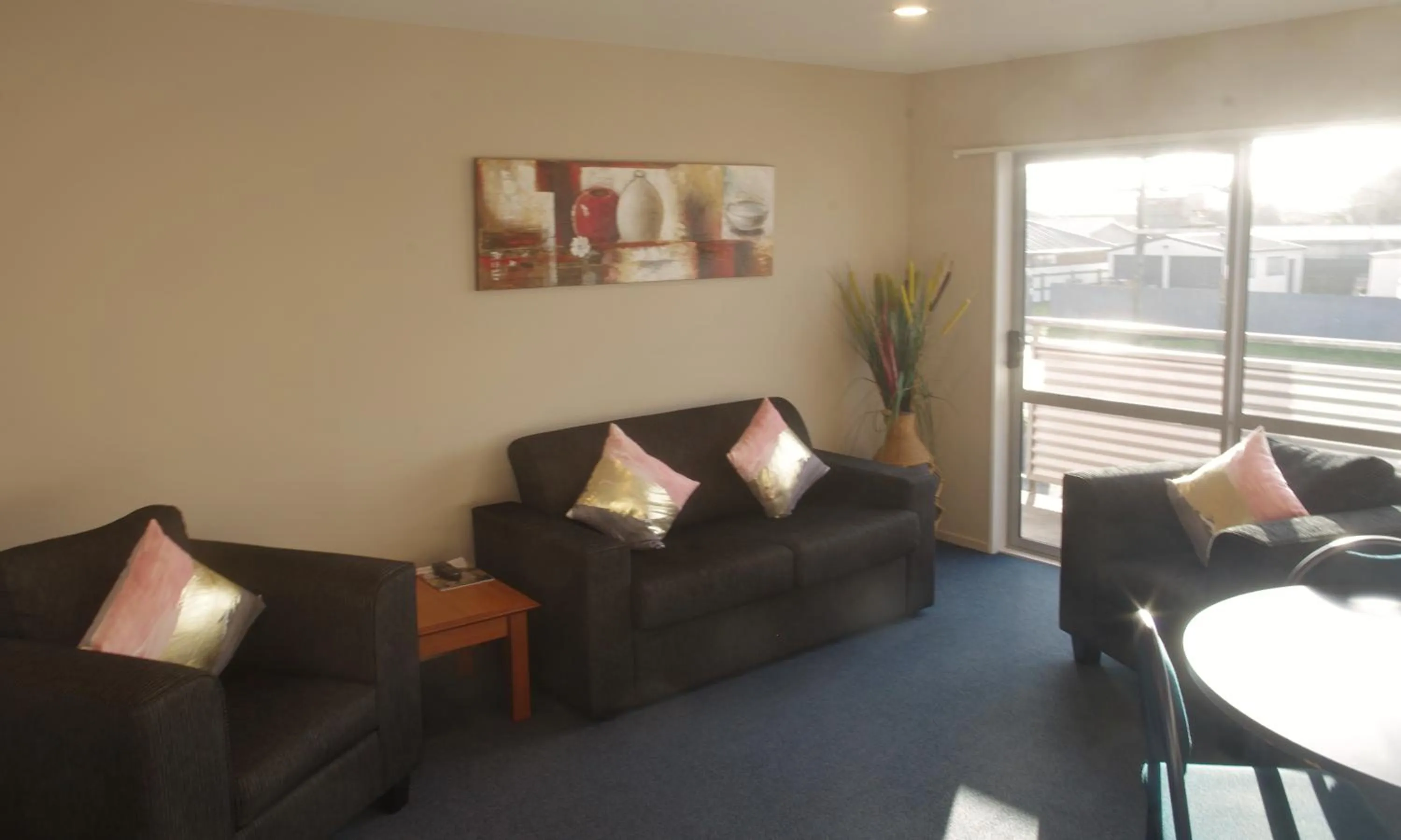 Living room in Phoenix Motels