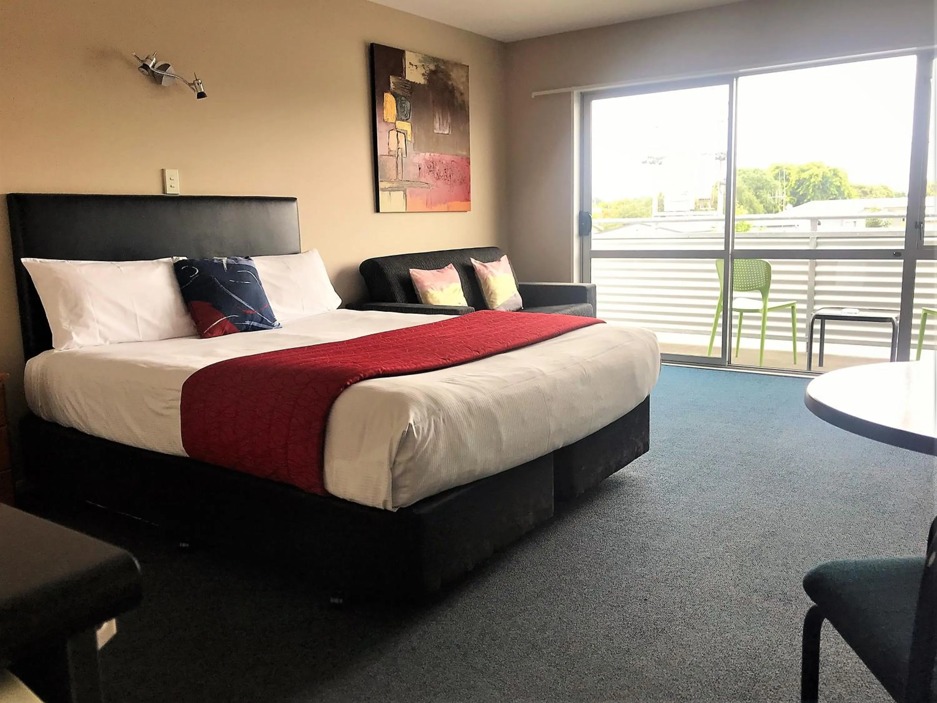 Bedroom, Bed in Phoenix Motels