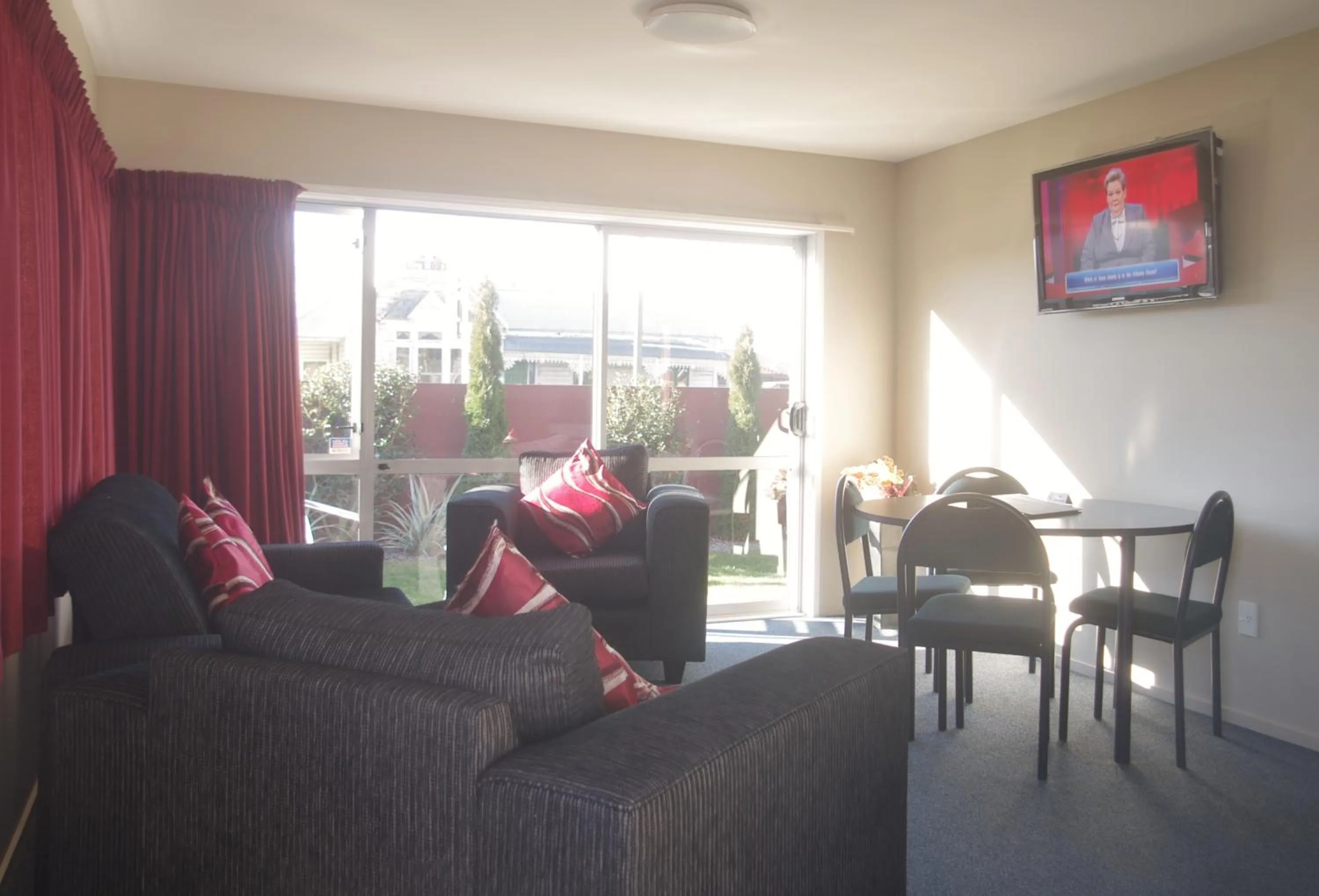 Living room in Phoenix Motels