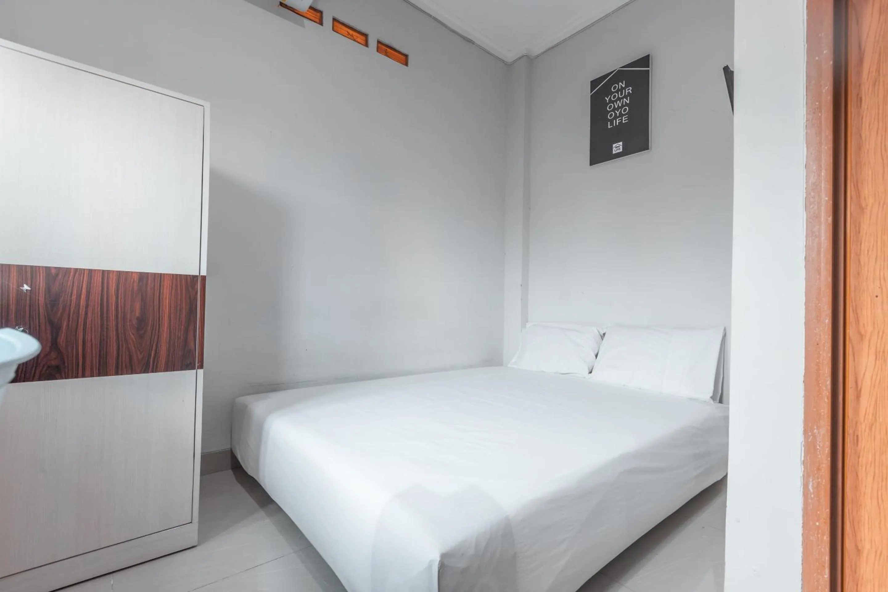 OYO Life 2335 Kos 89
