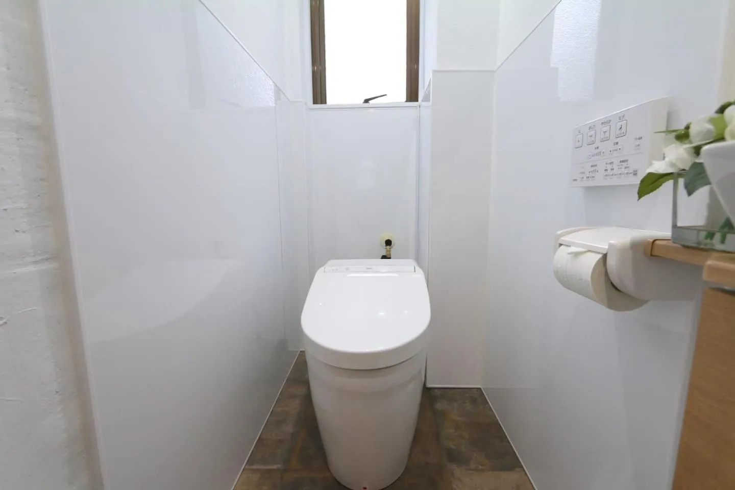 Toilet in EK1 Elizabeth Garden Kuromon