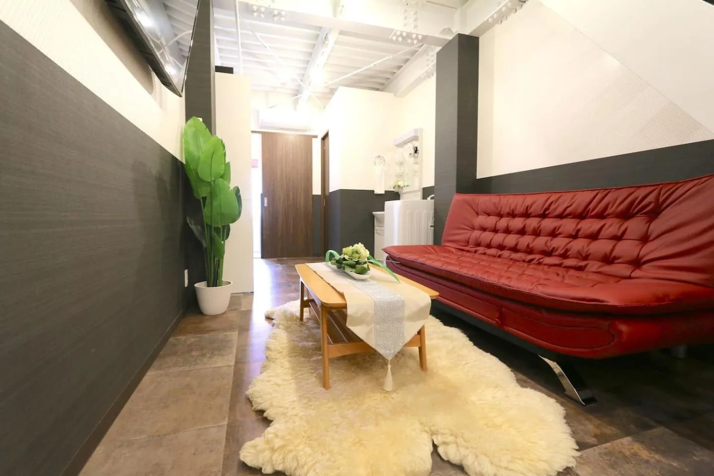 TV and multimedia in EK1 Elizabeth Garden Kuromon