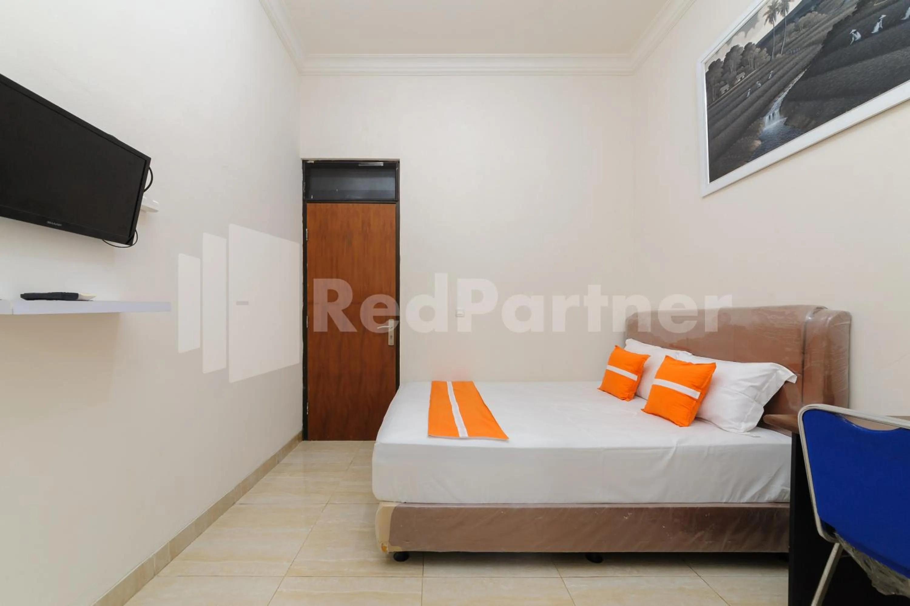 Bedroom, Bed in Pondok Cimanggu Syariah Mitra RedDoorz