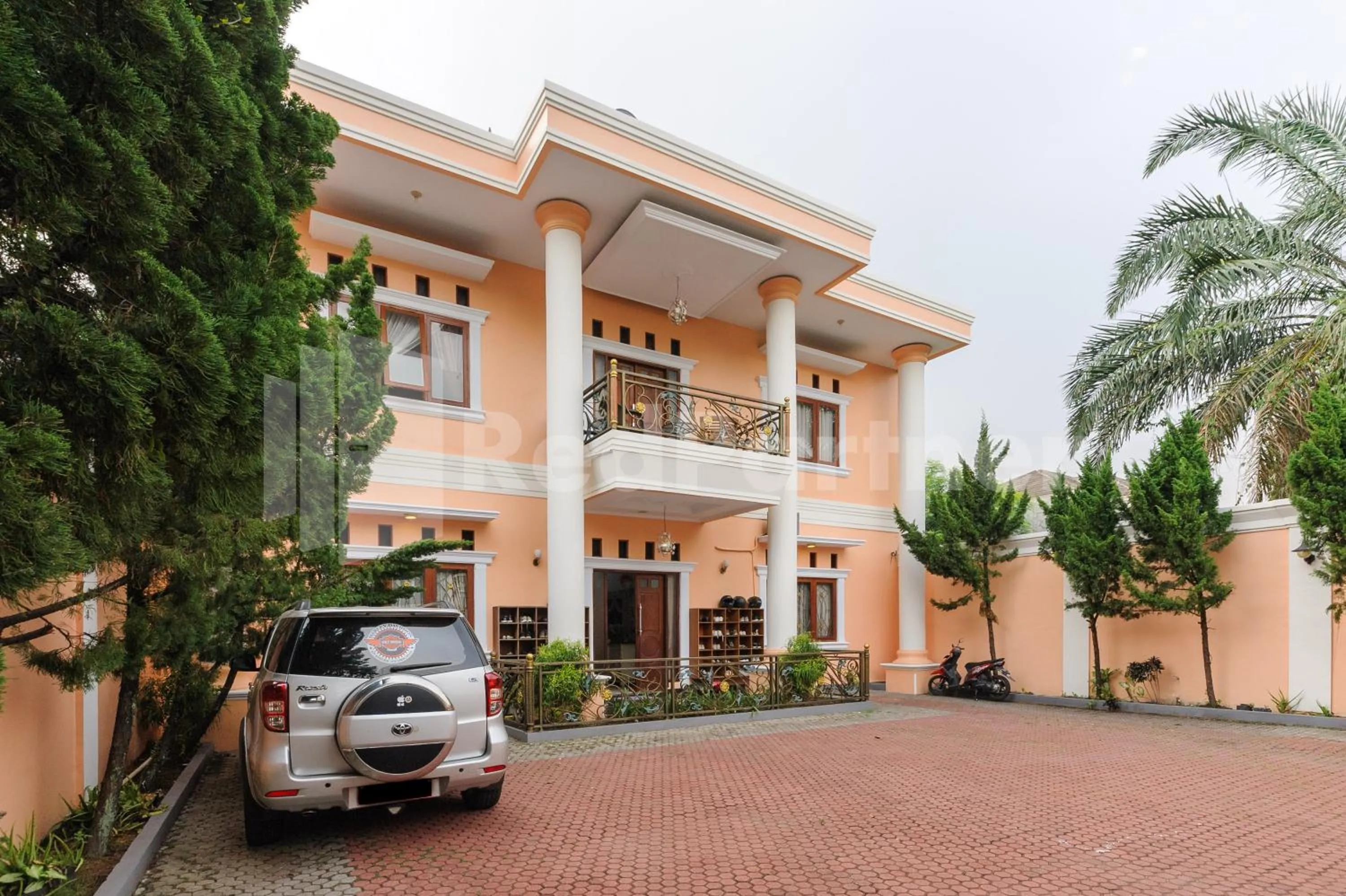 Facade/entrance in Pondok Cimanggu Syariah Mitra RedDoorz