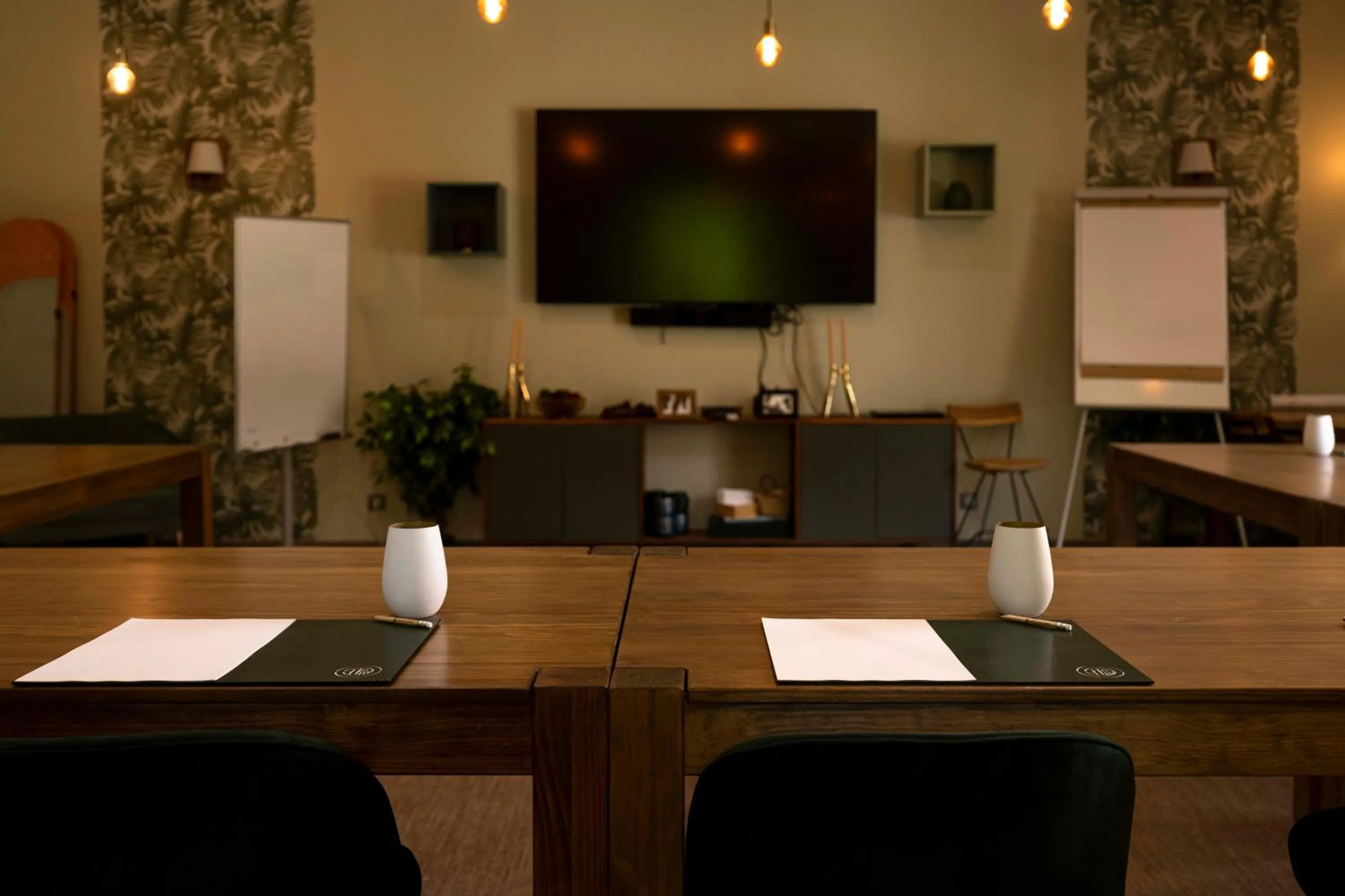 Meeting/conference room in Loire Valley Lodges - Hotel