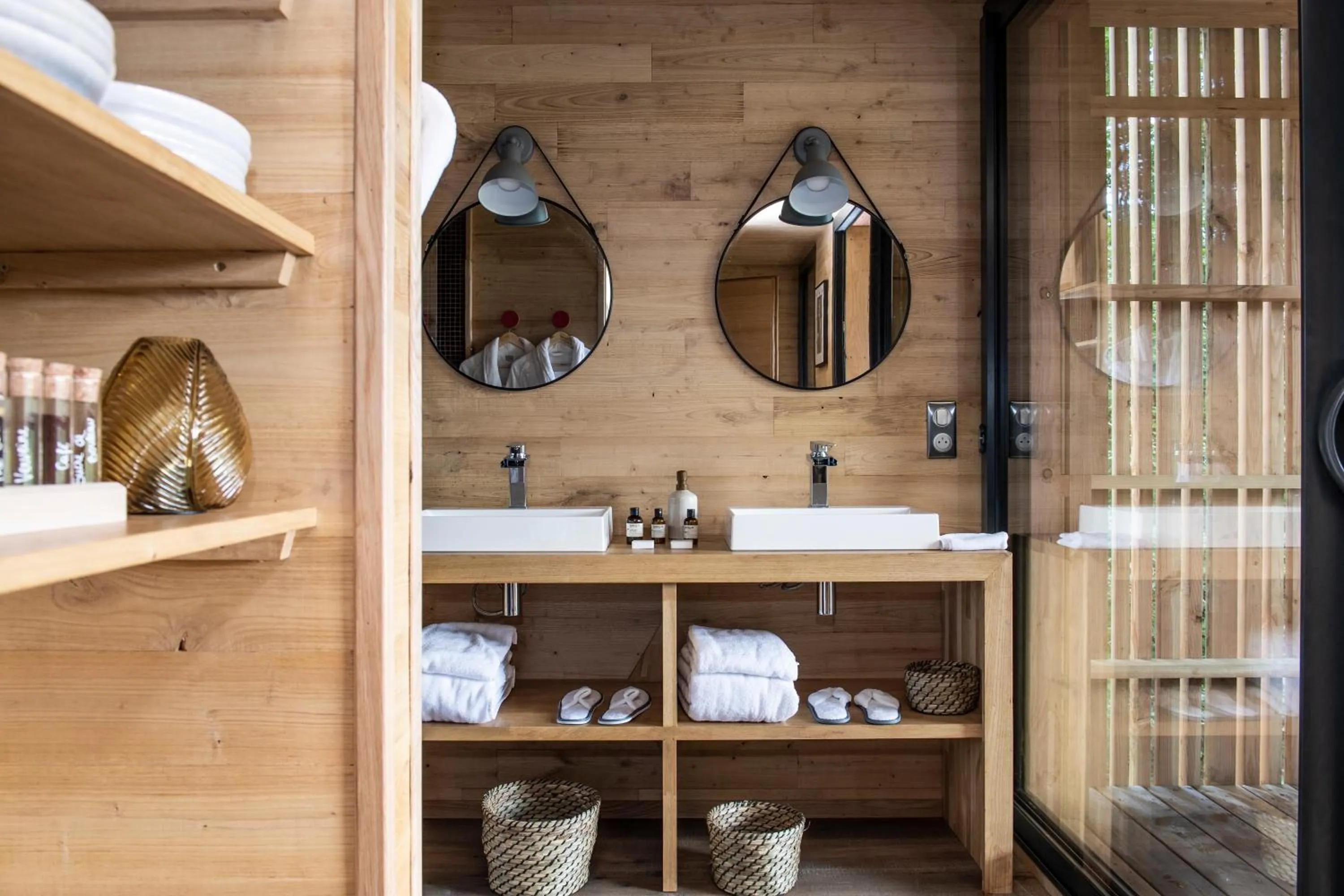 Loire Valley Lodges - Hotel