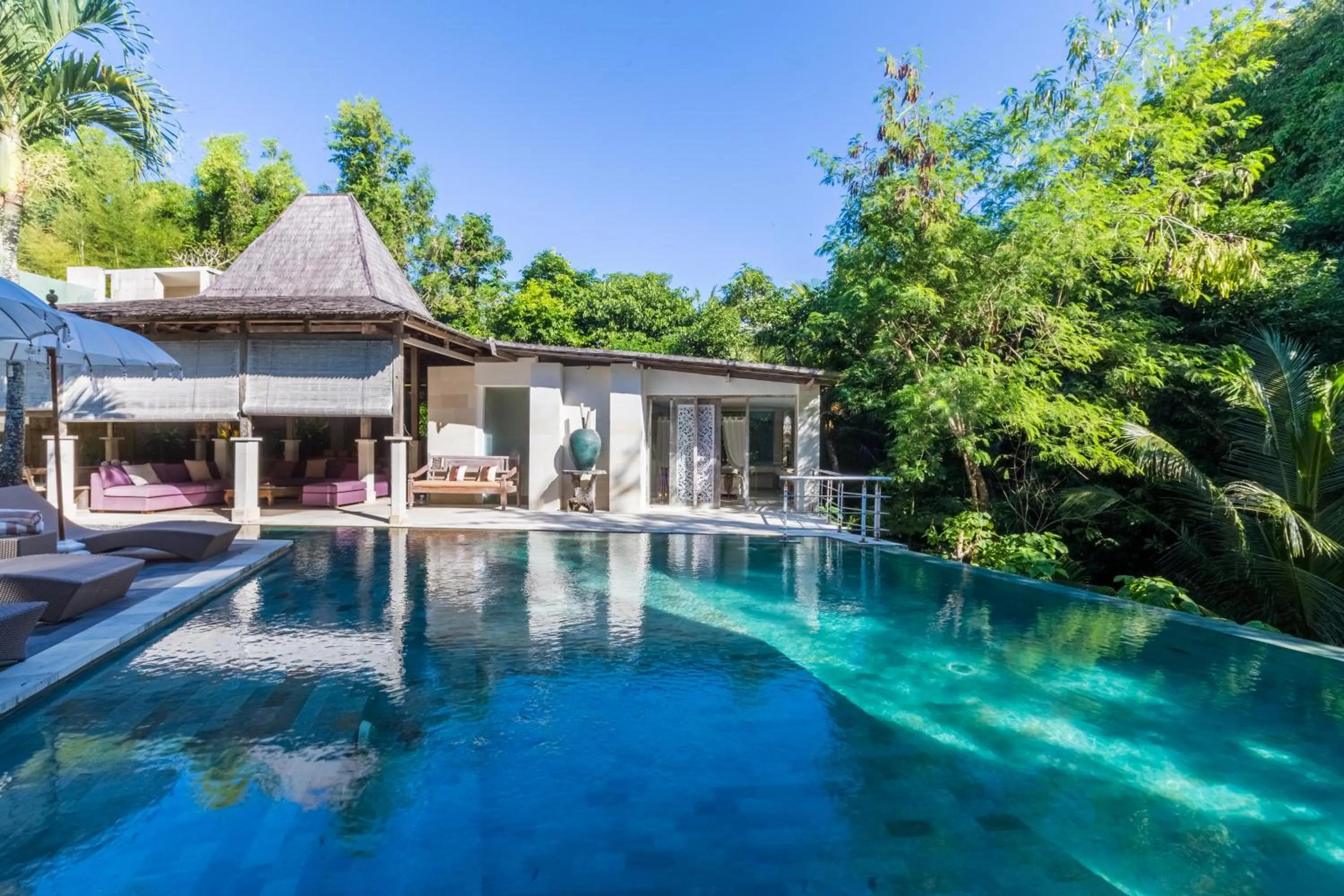 Swimming pool in BoHo Hills Bali