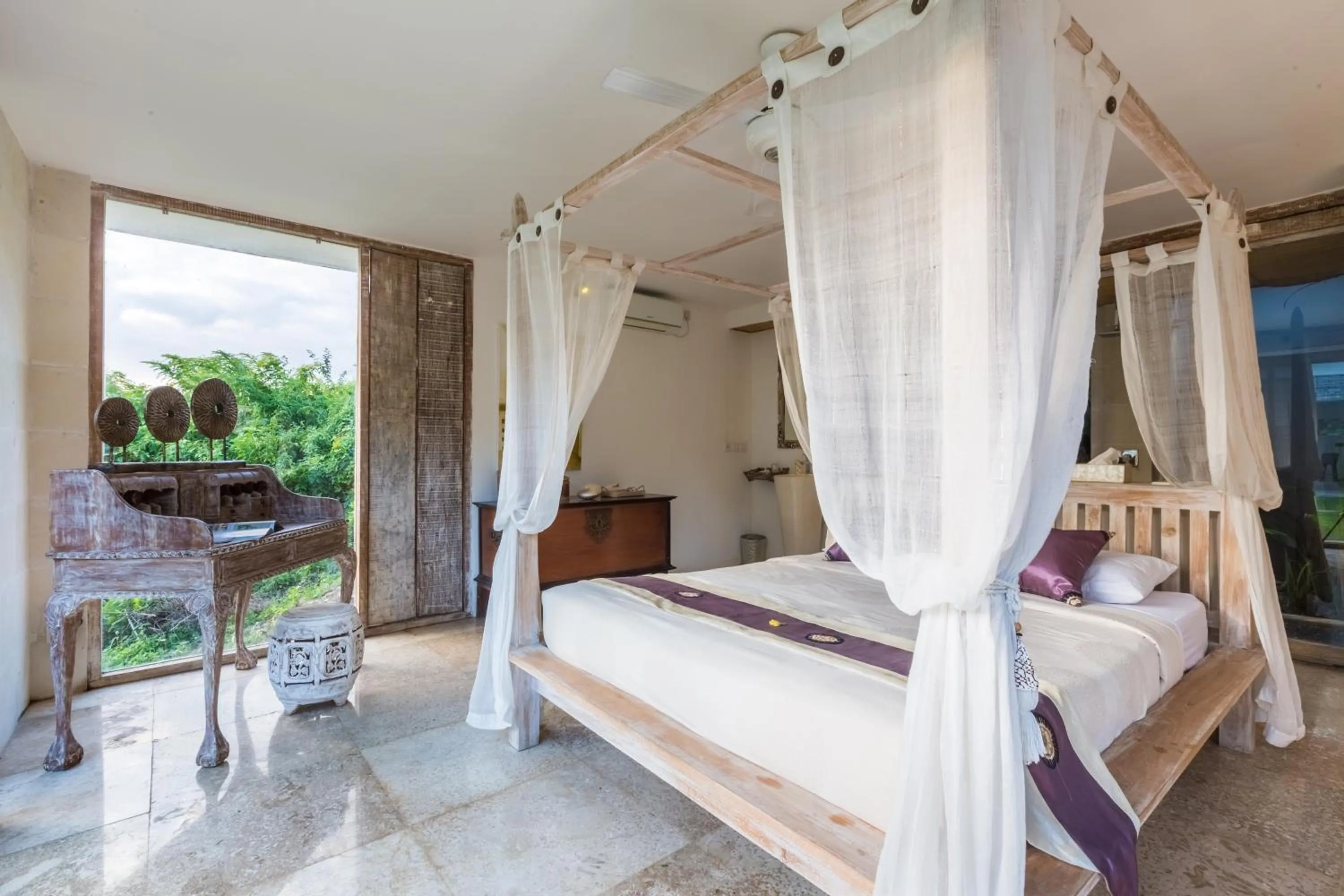 Photo of the whole room, Bed in BoHo Hills Bali