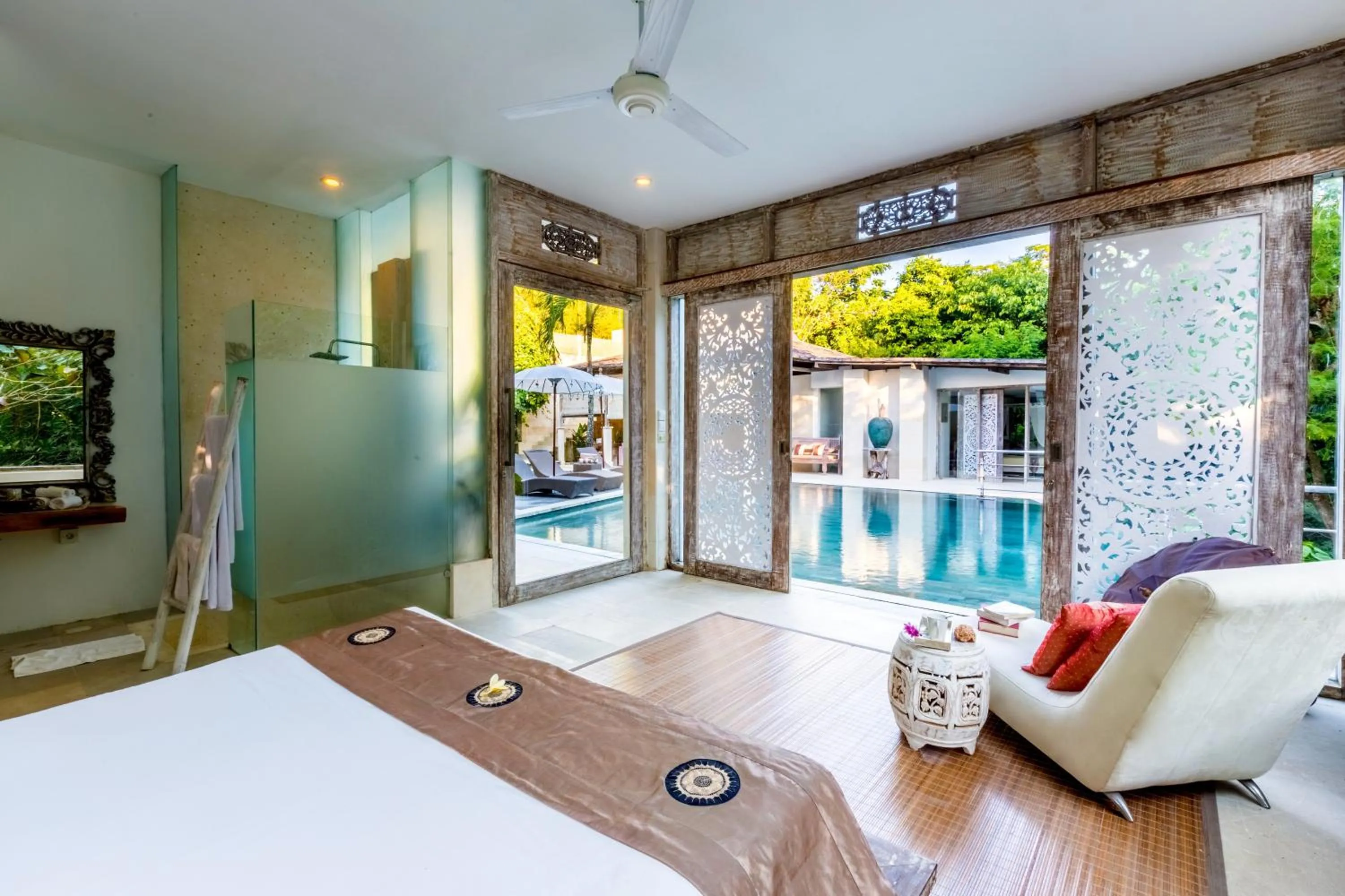 Pool view, Bed in BoHo Hills Bali