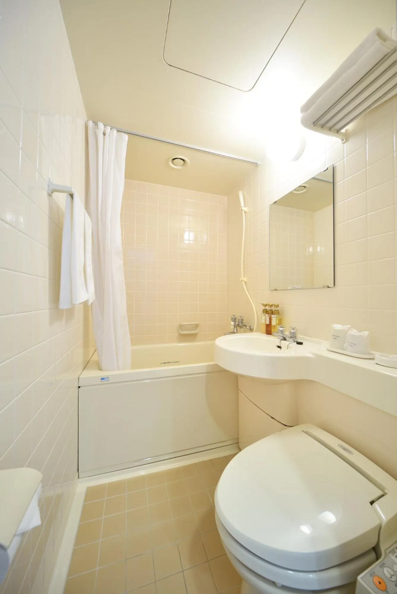 Shower in Uwajima Oriental Hotel