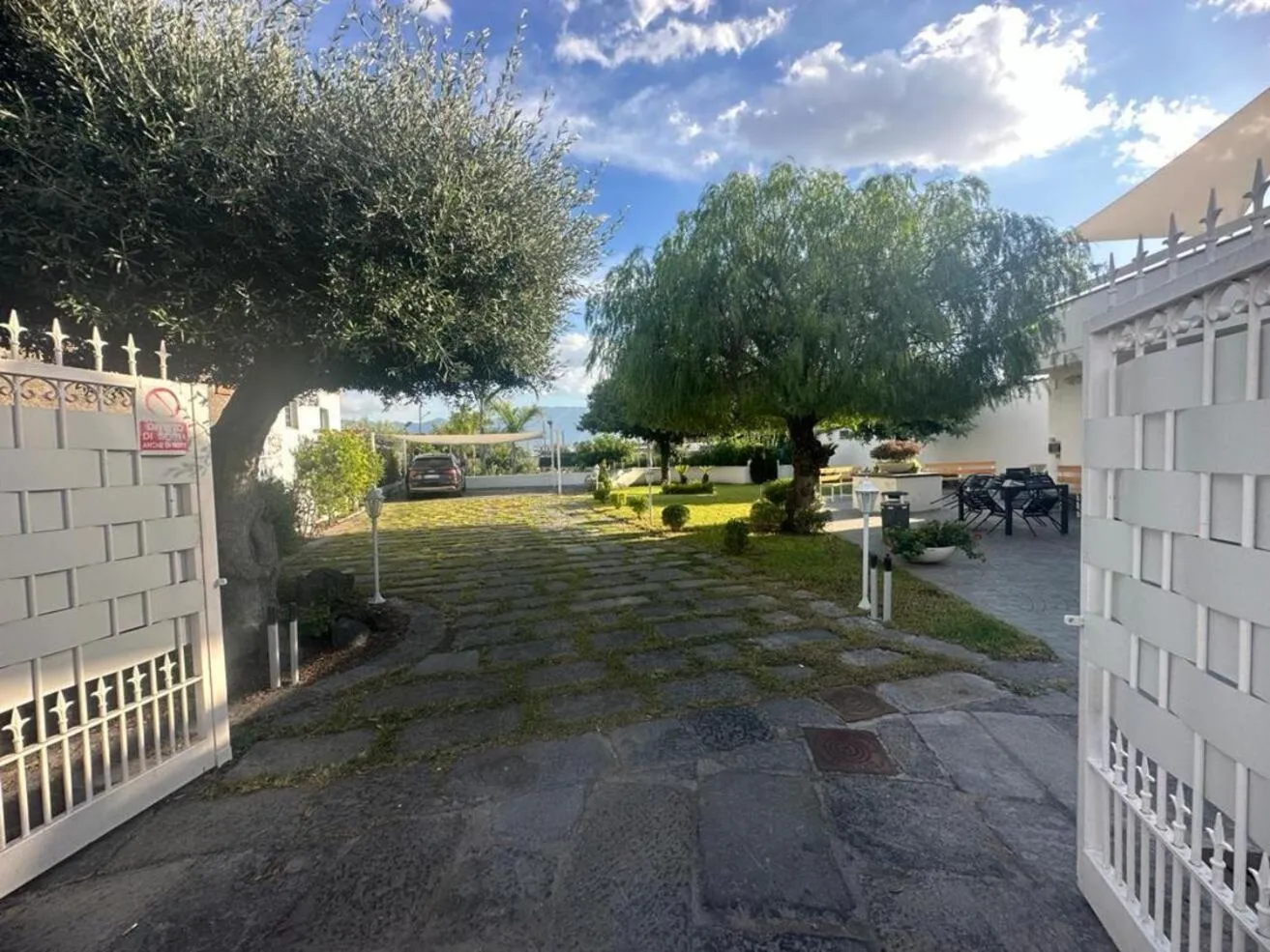 Garden in Home Olympus Vesuvio