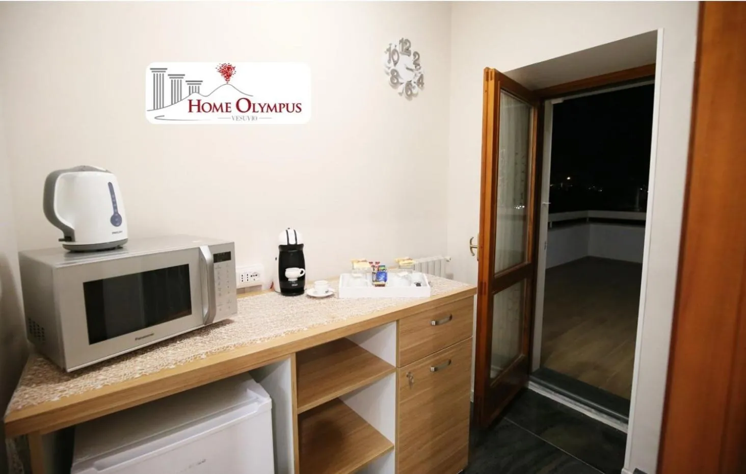 Coffee/tea facilities in Home Olympus Vesuvio