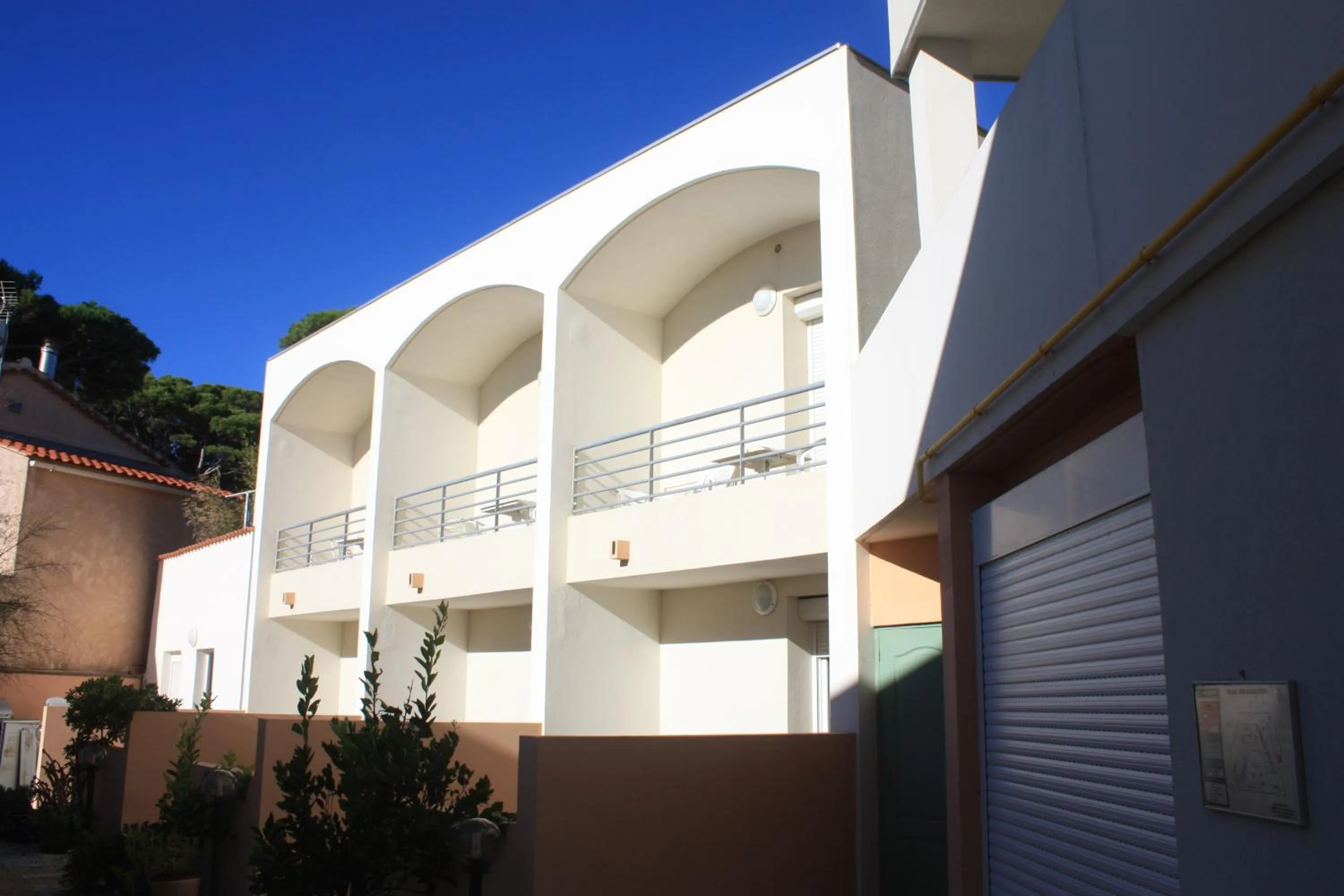 Facade/entrance in Les Stoechades