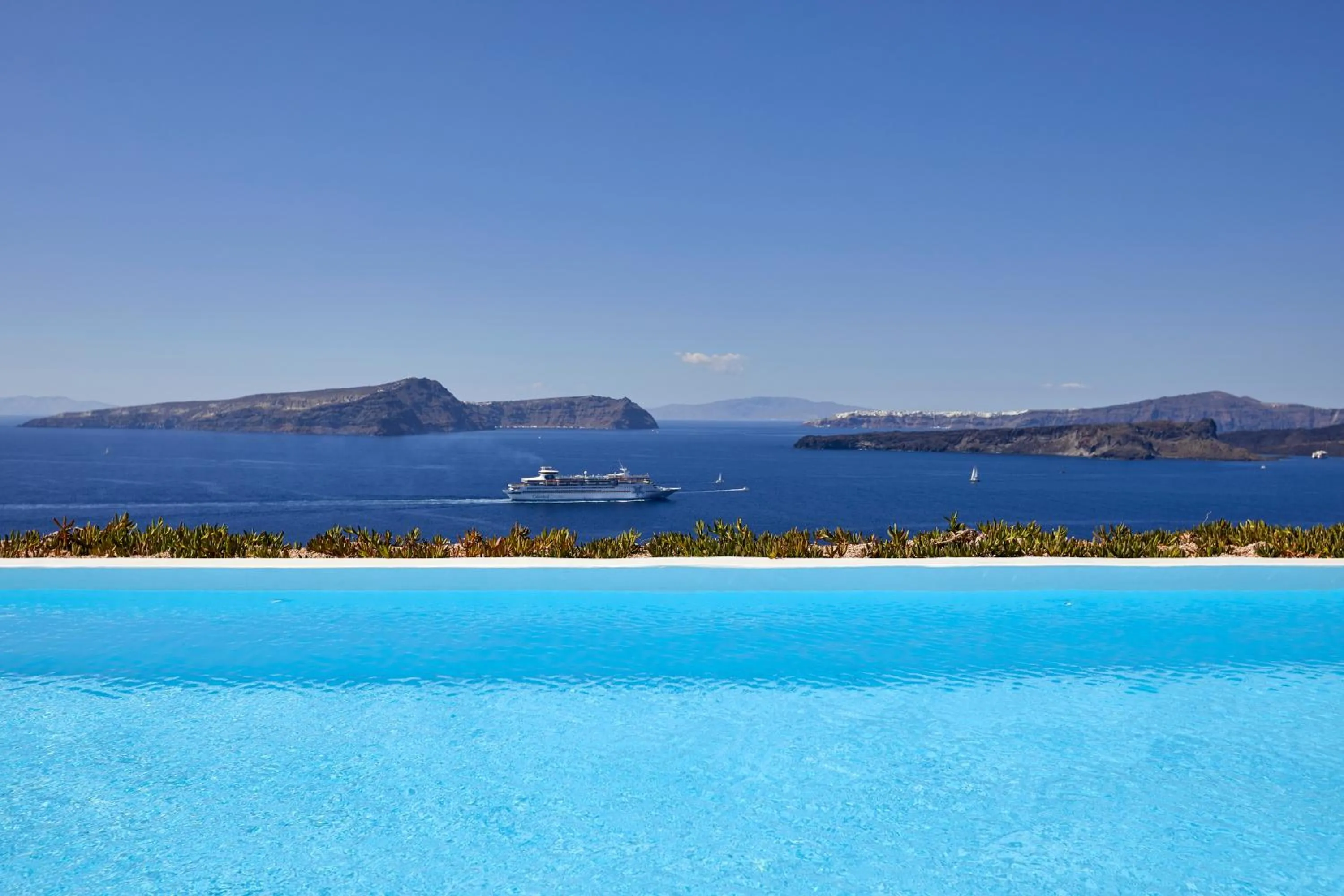 Sea view in Coco-Mat Hotel Santorini