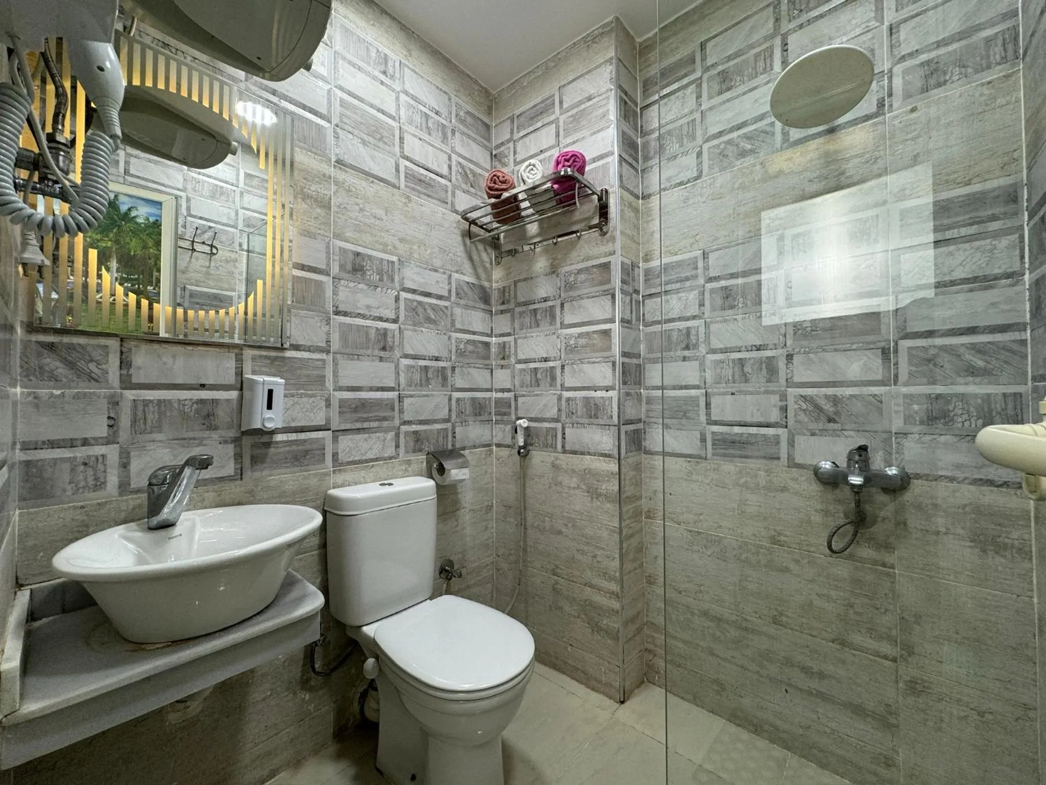 Shower in Pyramids Gardens Hotel