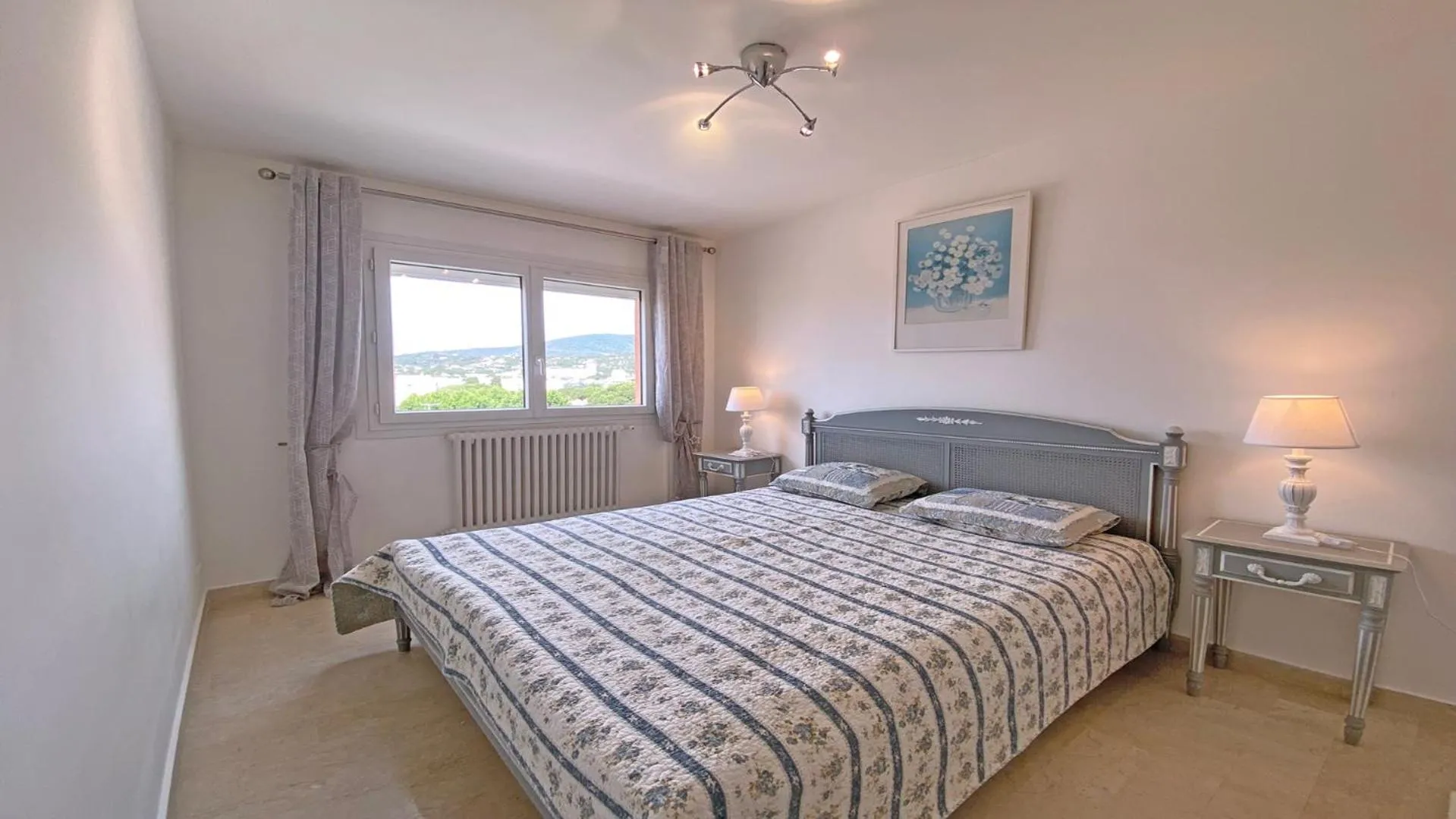 Bedroom, Bed in Les Saisons