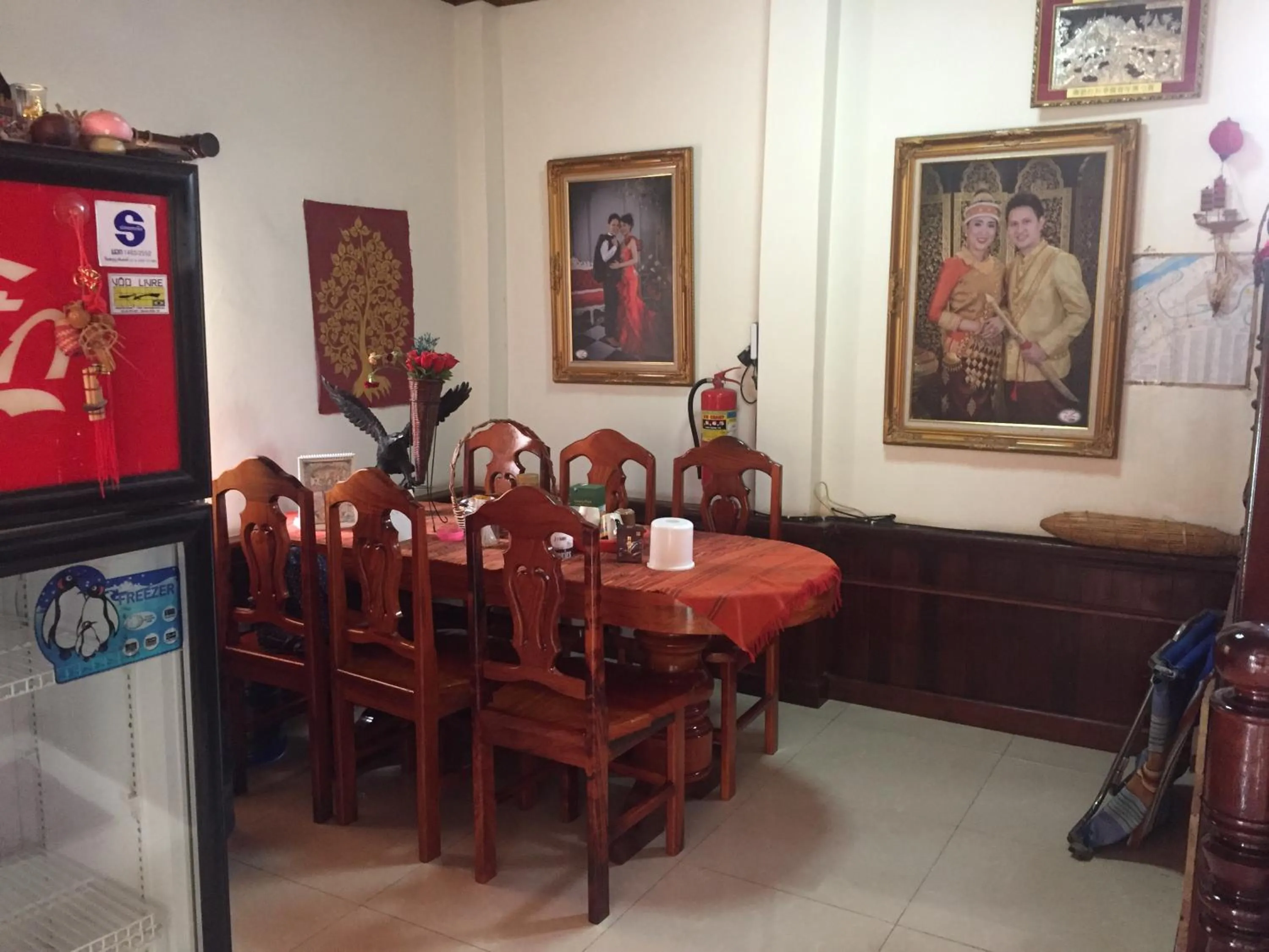 Communal lounge/ TV room in A Tee Guesthouse